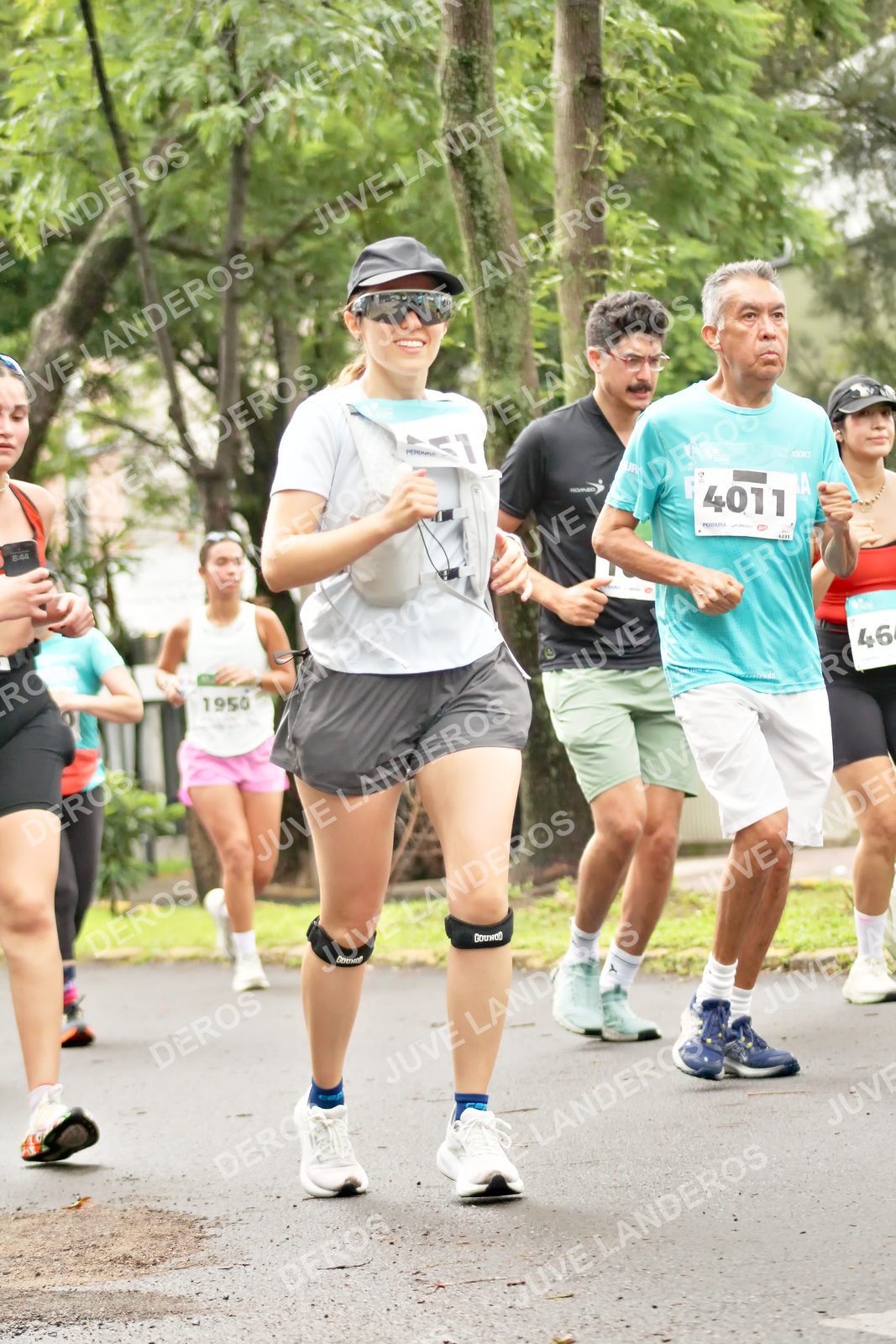 Foto del MEDIO MARATÓN ATLAS en Av. Patria, frente al Parque El Polvorín, Zapopan a las 08:43 · dorsal 46, 4011, 1950