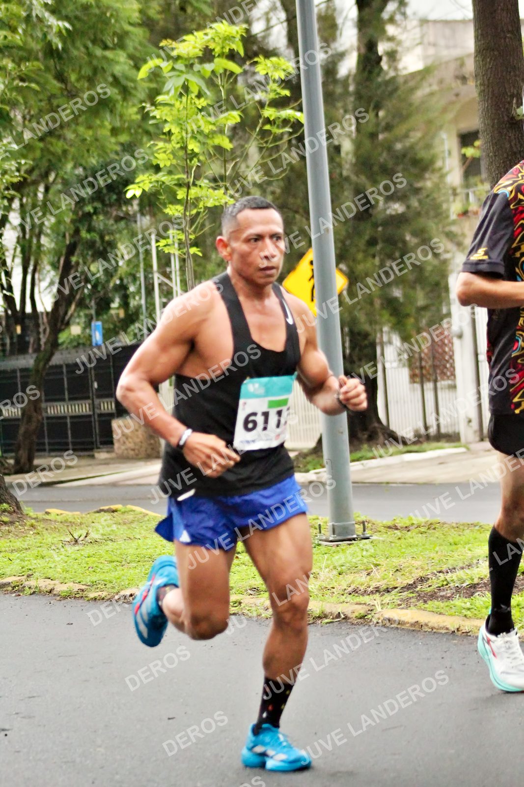 Foto del MEDIO MARATÓN ATLAS en Av. Patria, frente al Parque El Polvorín, Zapopan a las 08:05 · dorsal 611