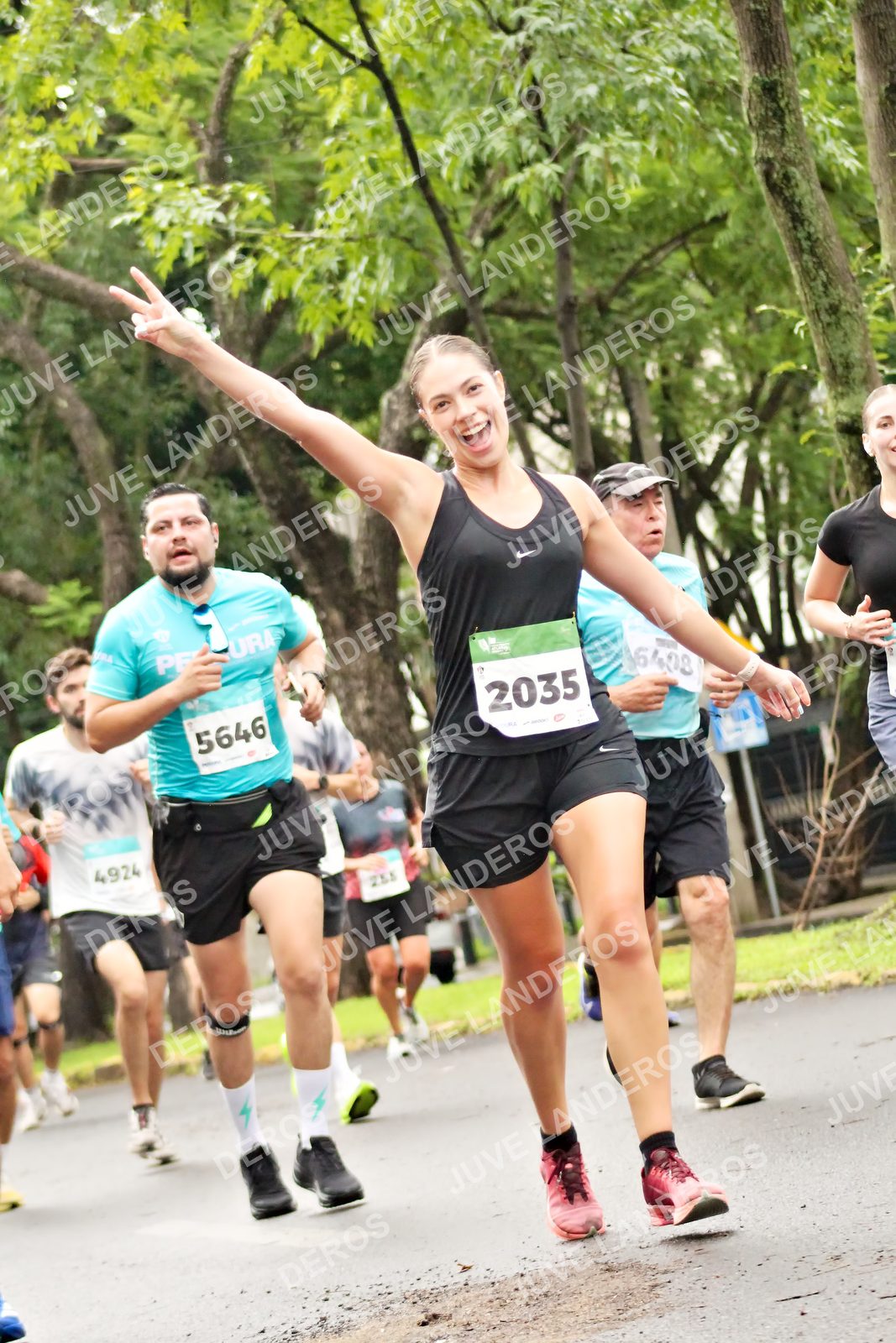 Foto del MEDIO MARATÓN ATLAS en Av. Patria, frente al Parque El Polvorín, Zapopan a las 08:31 · dorsal 2035, 5646, 4924, 6408