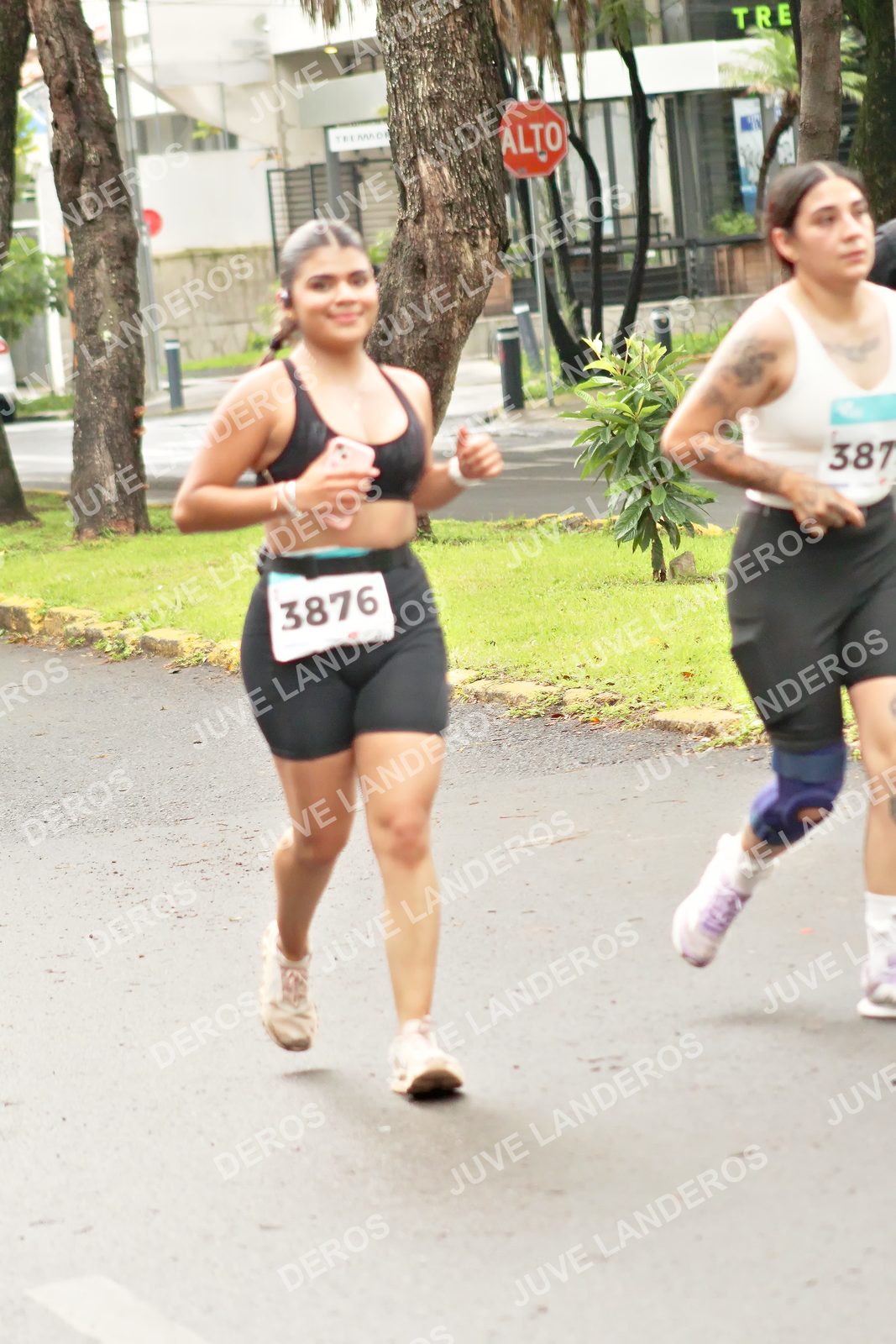 Foto del MEDIO MARATÓN ATLAS en Av. Patria, frente al Parque El Polvorín, Zapopan a las 08:51 · dorsal 3876, 387