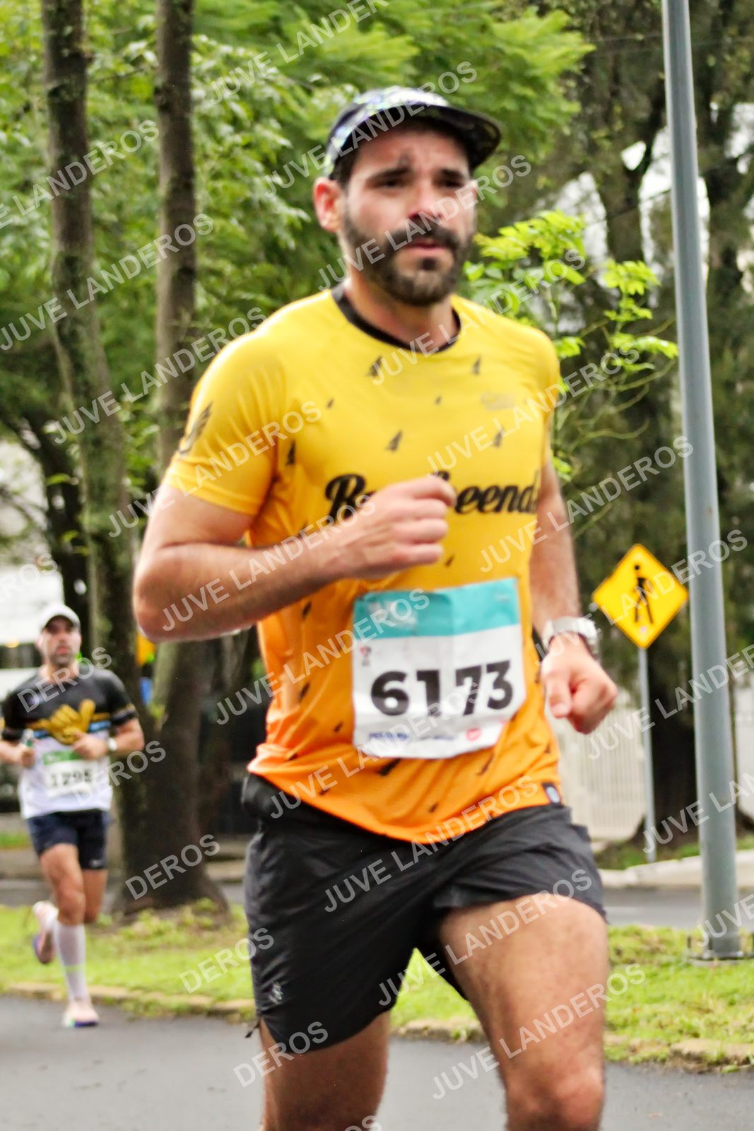 Foto del MEDIO MARATÓN ATLAS en Av. Patria, frente al Parque El Polvorín, Zapopan a las 08:13 · dorsal 6173, 1295