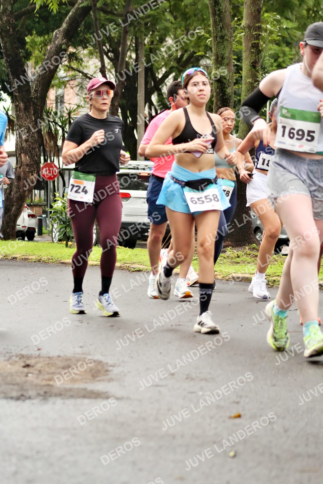 Foto del MEDIO MARATÓN ATLAS en Av. Patria, frente al Parque El Polvorín, Zapopan a las 08:30 · dorsal 724, 1695, 6558, 8