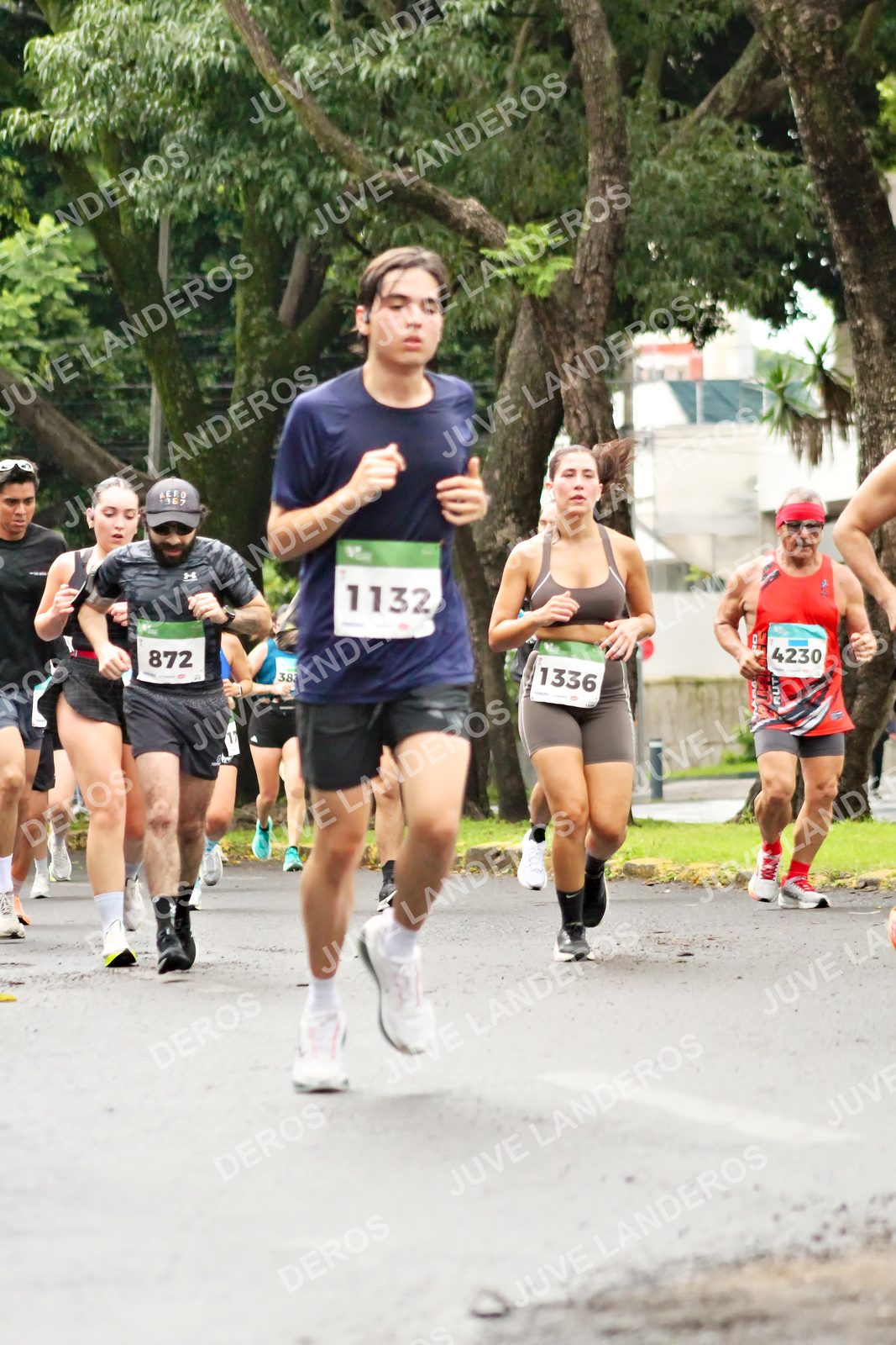 Foto del MEDIO MARATÓN ATLAS en Av. Patria, frente al Parque El Polvorín, Zapopan a las 08:25 · dorsal 1132, 872, 1336, 4230