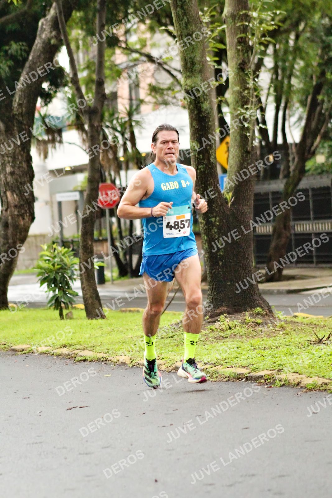 Foto del MEDIO MARATÓN ATLAS en Av. Patria, frente al Parque El Polvorín, Zapopan a las 08:05 · dorsal 4857, 2