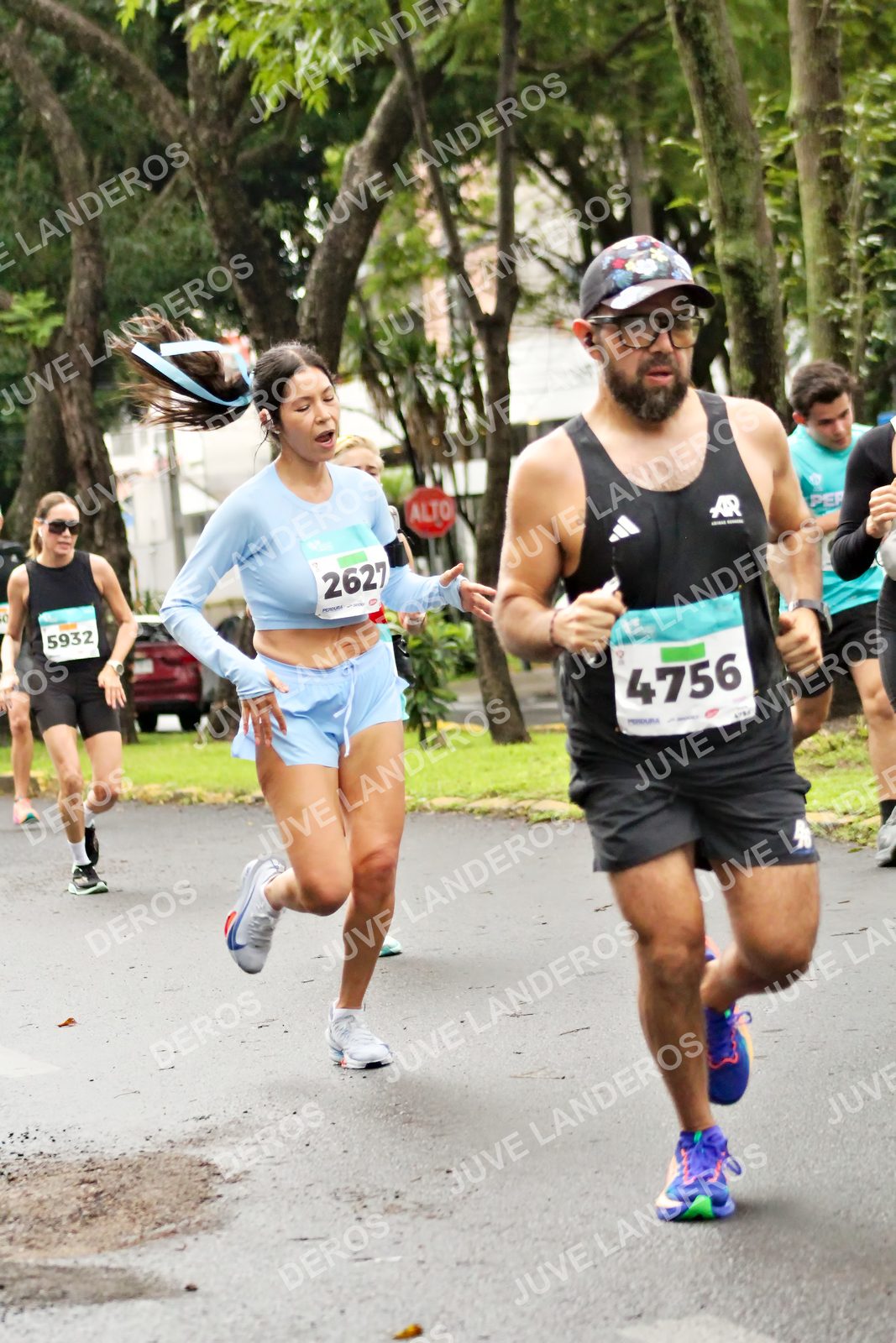 Foto del MEDIO MARATÓN ATLAS en Av. Patria, frente al Parque El Polvorín, Zapopan a las 08:16 · dorsal 4756, 2627, 5932