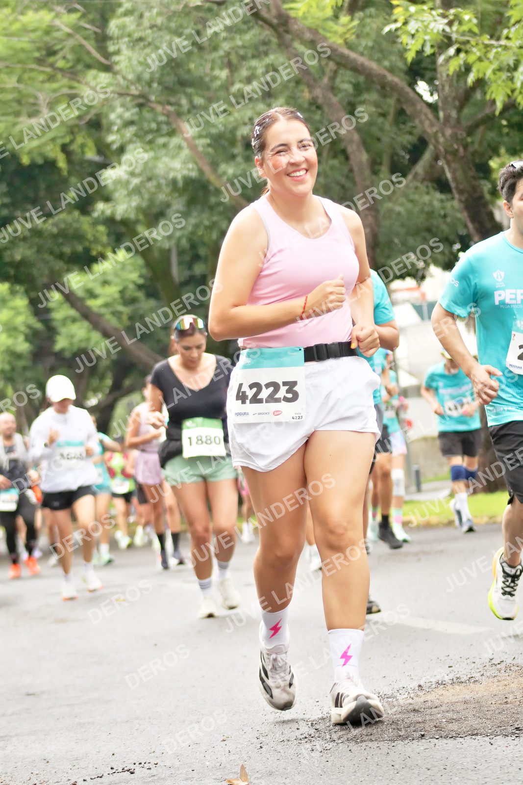Foto del MEDIO MARATÓN ATLAS en Av. Patria, frente al Parque El Polvorín, Zapopan a las 08:42 · dorsal 4223, 1880