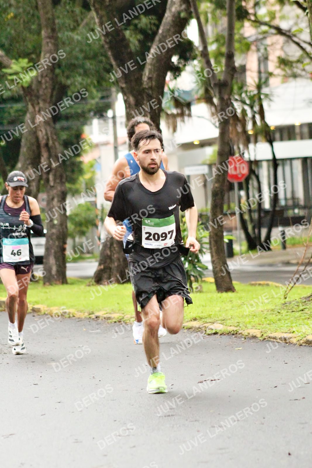 Foto del MEDIO MARATÓN ATLAS en Av. Patria, frente al Parque El Polvorín, Zapopan a las 08:05 · dorsal 2097, 46