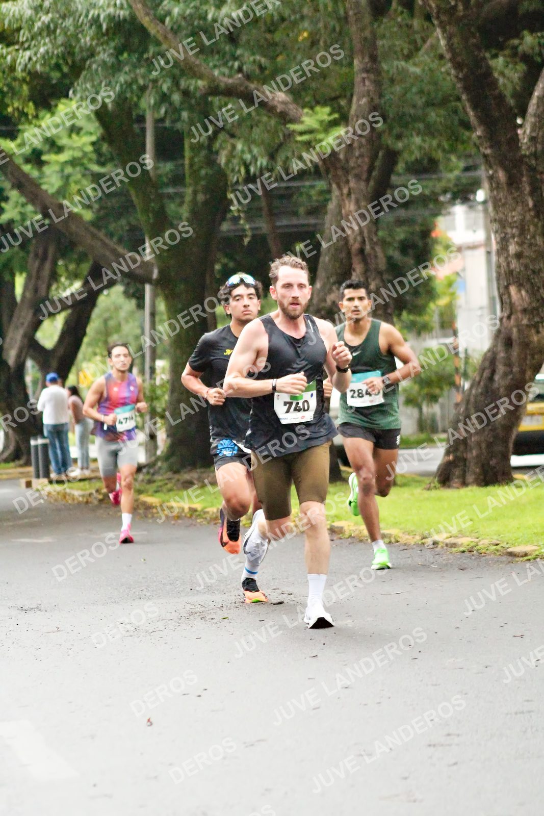 Foto del MEDIO MARATÓN ATLAS en Av. Patria, frente al Parque El Polvorín, Zapopan a las 08:01 · dorsal 740, 284