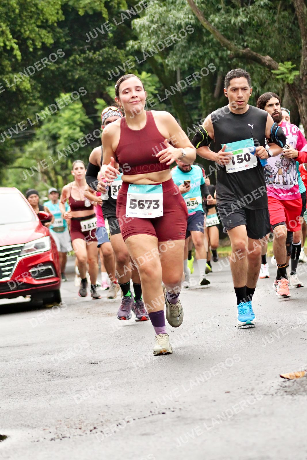 Foto del MEDIO MARATÓN ATLAS en Av. Patria, frente al Parque El Polvorín, Zapopan a las 08:27 · dorsal 5673, 534, 150, 4432