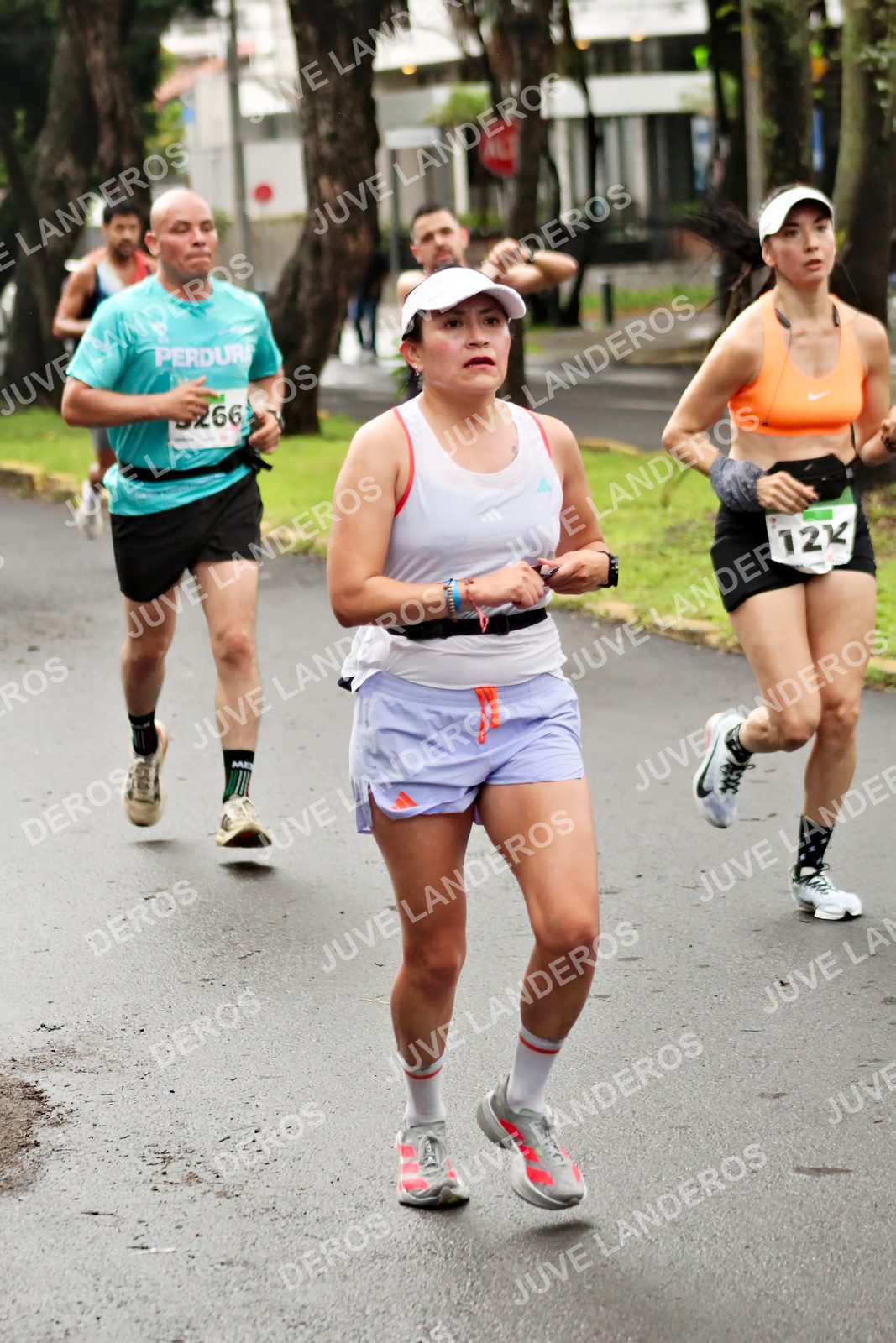 Foto del MEDIO MARATÓN ATLAS en Av. Patria, frente al Parque El Polvorín, Zapopan a las 08:13 · dorsal 266