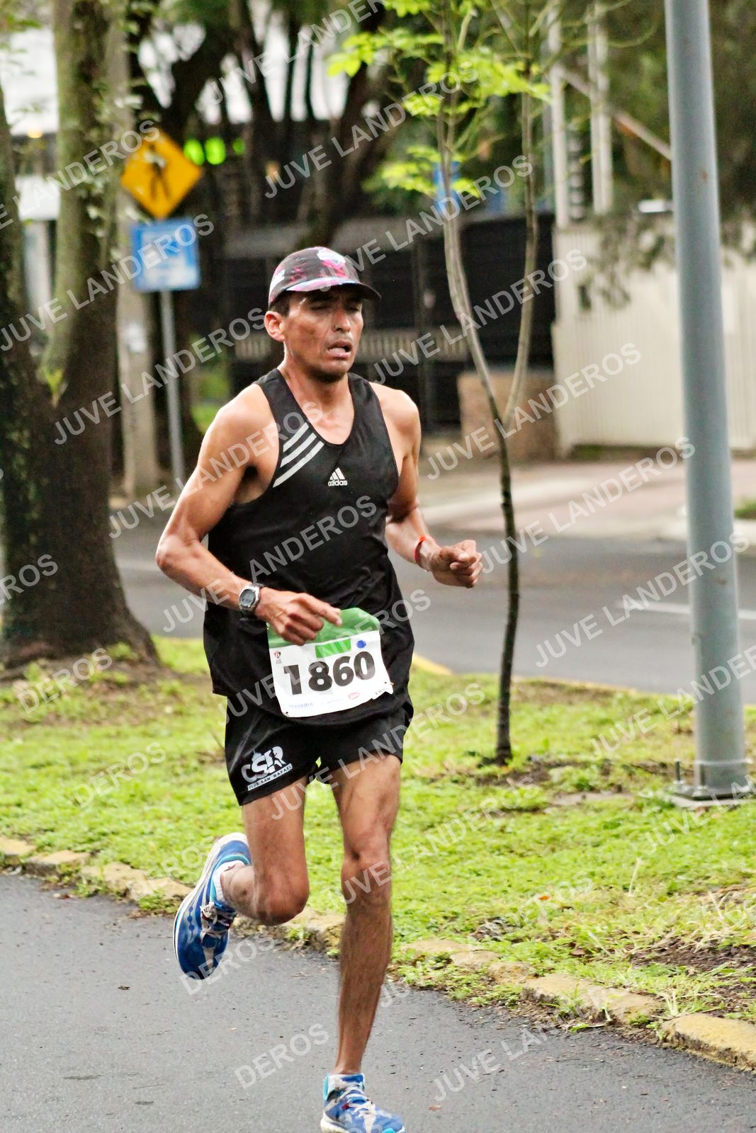 Foto del MEDIO MARATÓN ATLAS en Av. Patria, frente al Parque El Polvorín, Zapopan a las 07:57 · dorsal 1860