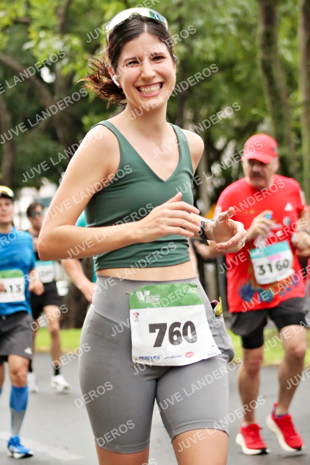 Foto del MEDIO MARATÓN ATLAS en Av. Patria, frente al Parque El Polvorín, Zapopan a las 08:21 · dorsal 760, 3160, 13
