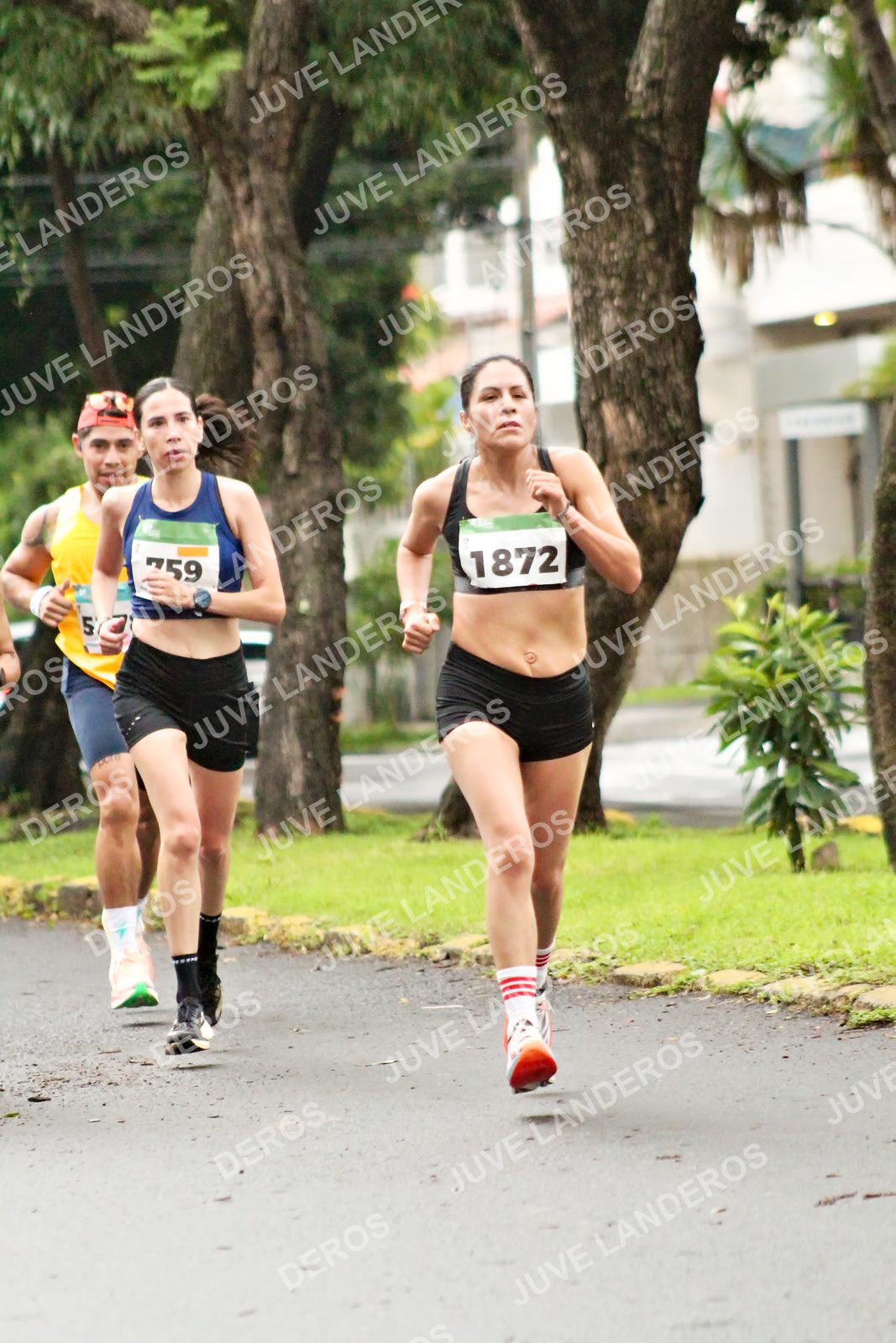 Foto del MEDIO MARATÓN ATLAS en Av. Patria, frente al Parque El Polvorín, Zapopan a las 08:04 · dorsal 1872, 5, 759