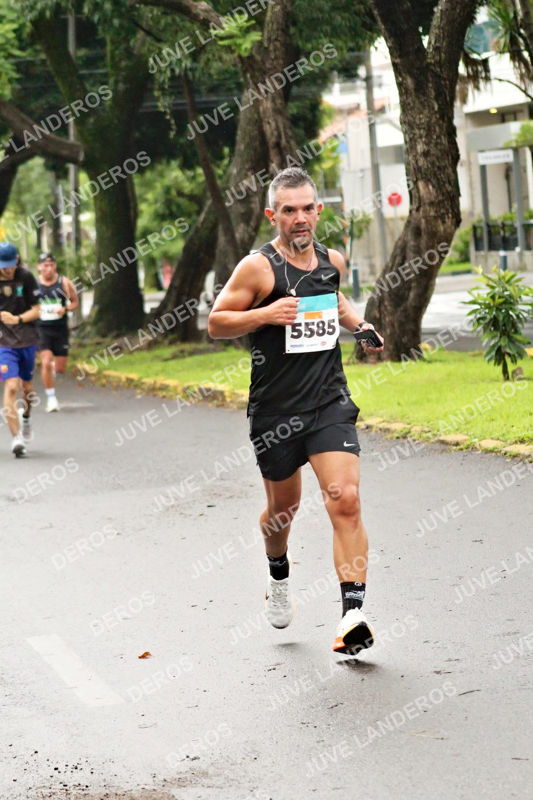 Foto del MEDIO MARATÓN ATLAS en Av. Patria, frente al Parque El Polvorín, Zapopan a las 08:12 · dorsal 5585