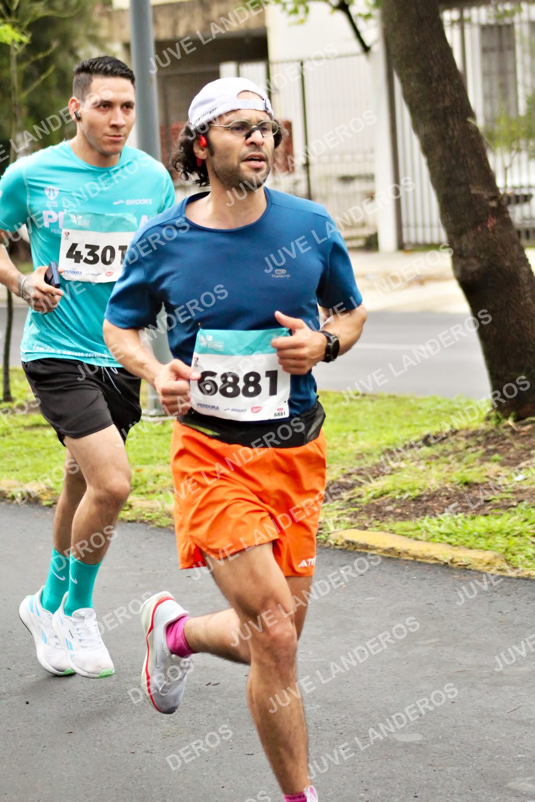Foto del MEDIO MARATÓN ATLAS en Av. Patria, frente al Parque El Polvorín, Zapopan a las 08:17 · dorsal 6881, 4301