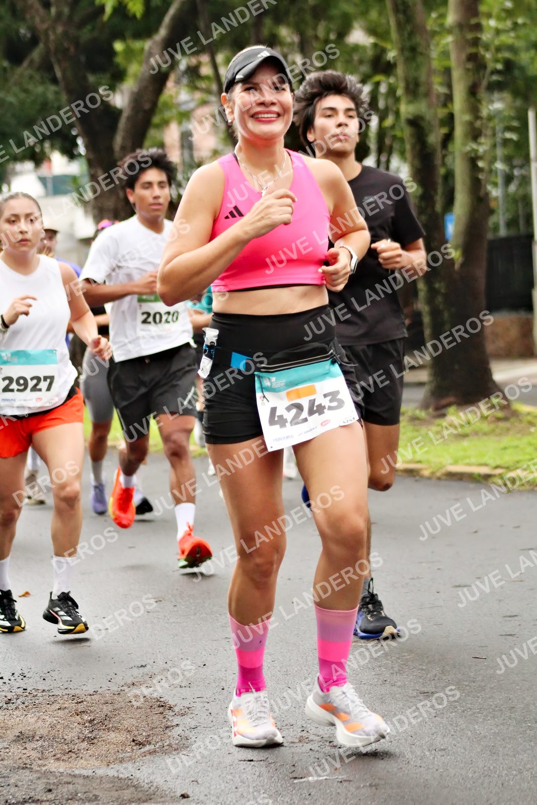 Foto del MEDIO MARATÓN ATLAS en Av. Patria, frente al Parque El Polvorín, Zapopan a las 08:18 · dorsal 2927, 4243, 2020