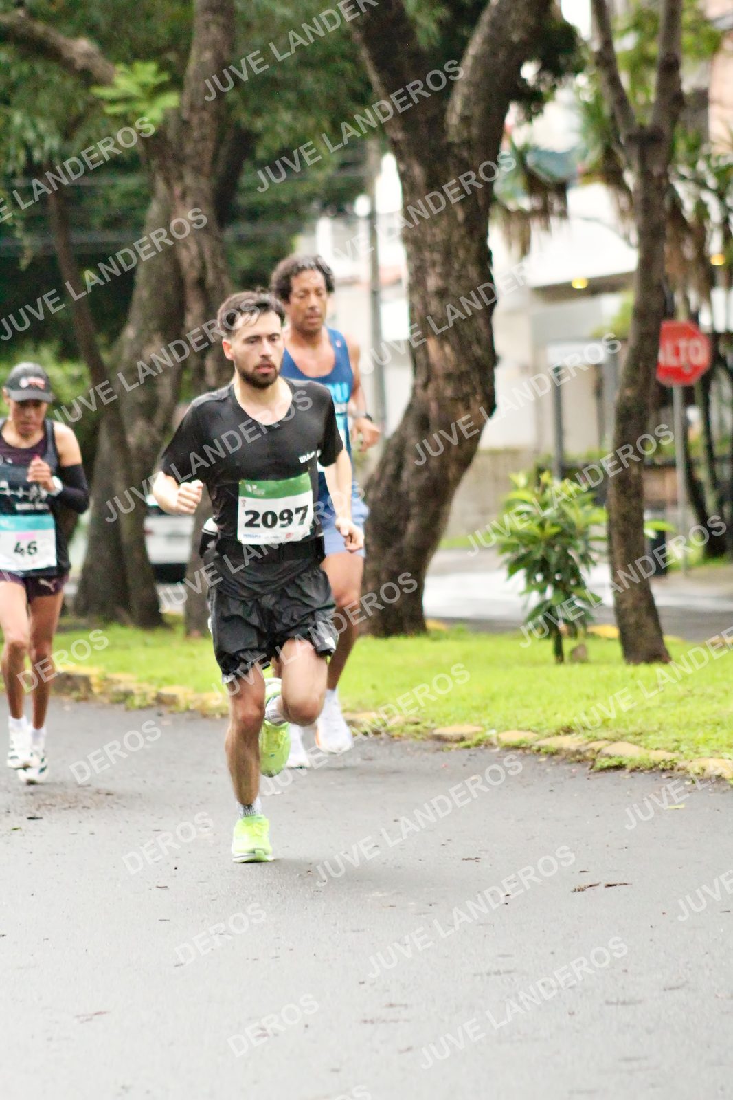 Foto del MEDIO MARATÓN ATLAS en Av. Patria, frente al Parque El Polvorín, Zapopan a las 08:05 · dorsal 2097, 46