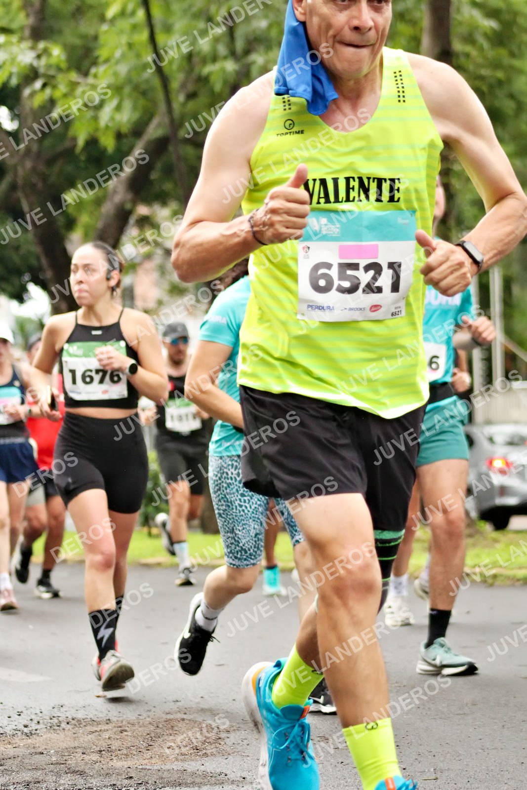 Foto del MEDIO MARATÓN ATLAS en Av. Patria, frente al Parque El Polvorín, Zapopan a las 08:26 · dorsal 6521, 6, 1676