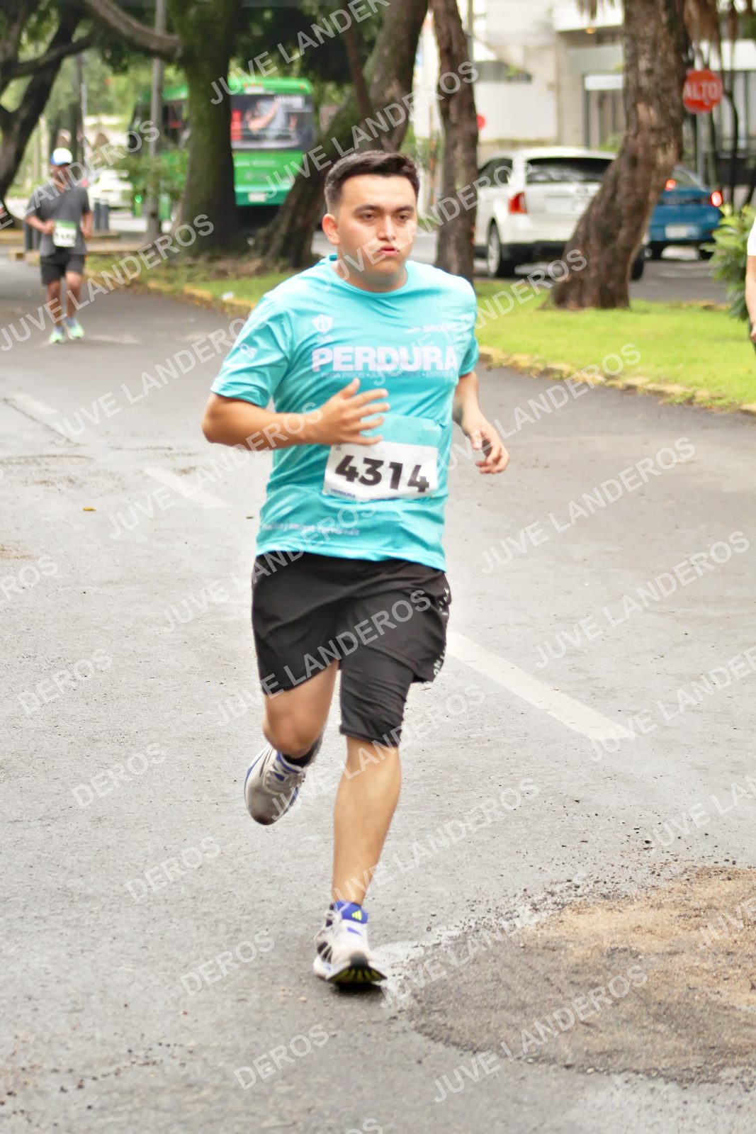 Foto del MEDIO MARATÓN ATLAS en Av. Patria, frente al Parque El Polvorín, Zapopan a las 09:07 · dorsal 4314