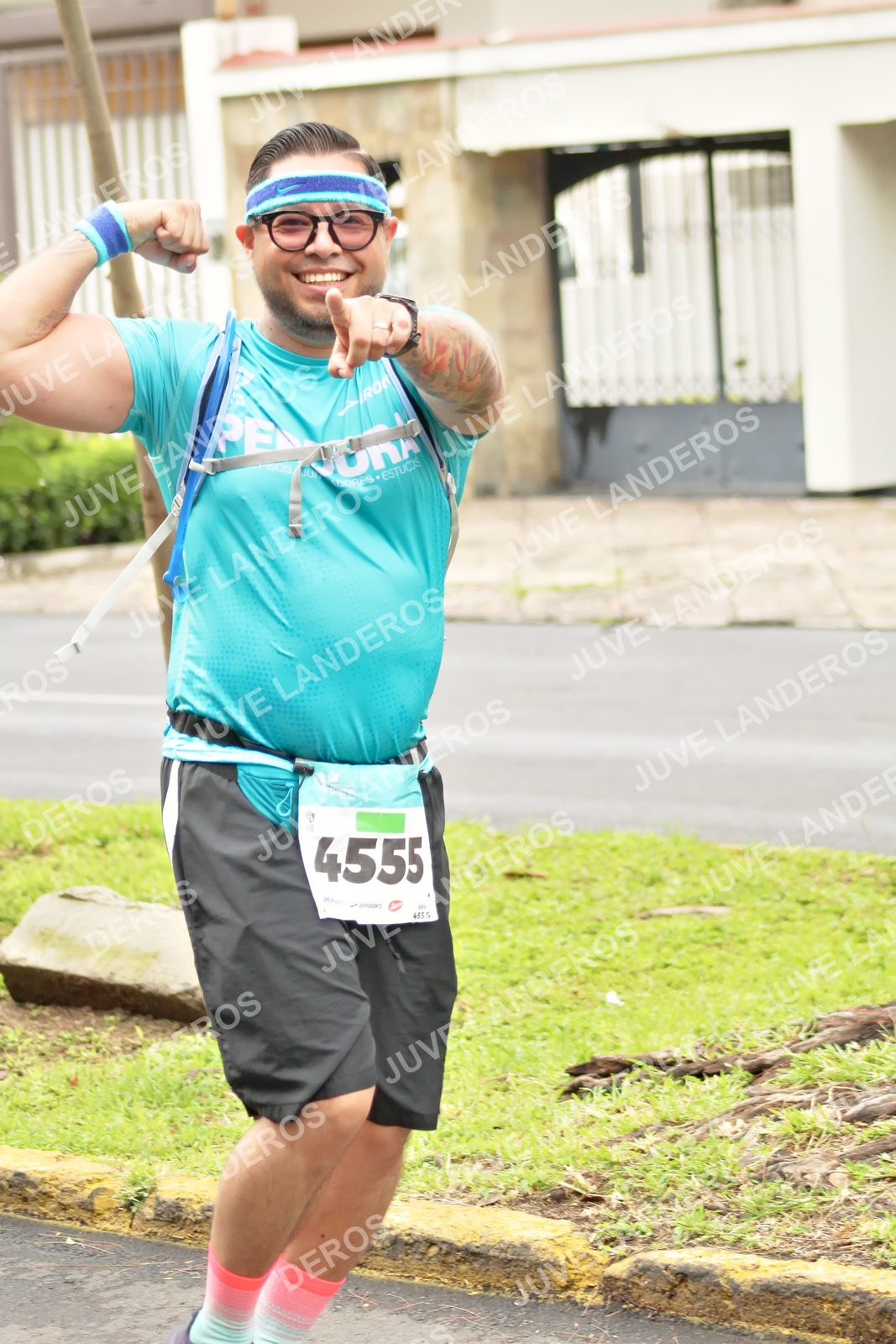 Foto del MEDIO MARATÓN ATLAS en Av. Patria, frente al Parque El Polvorín, Zapopan a las 08:57 · dorsal 4555