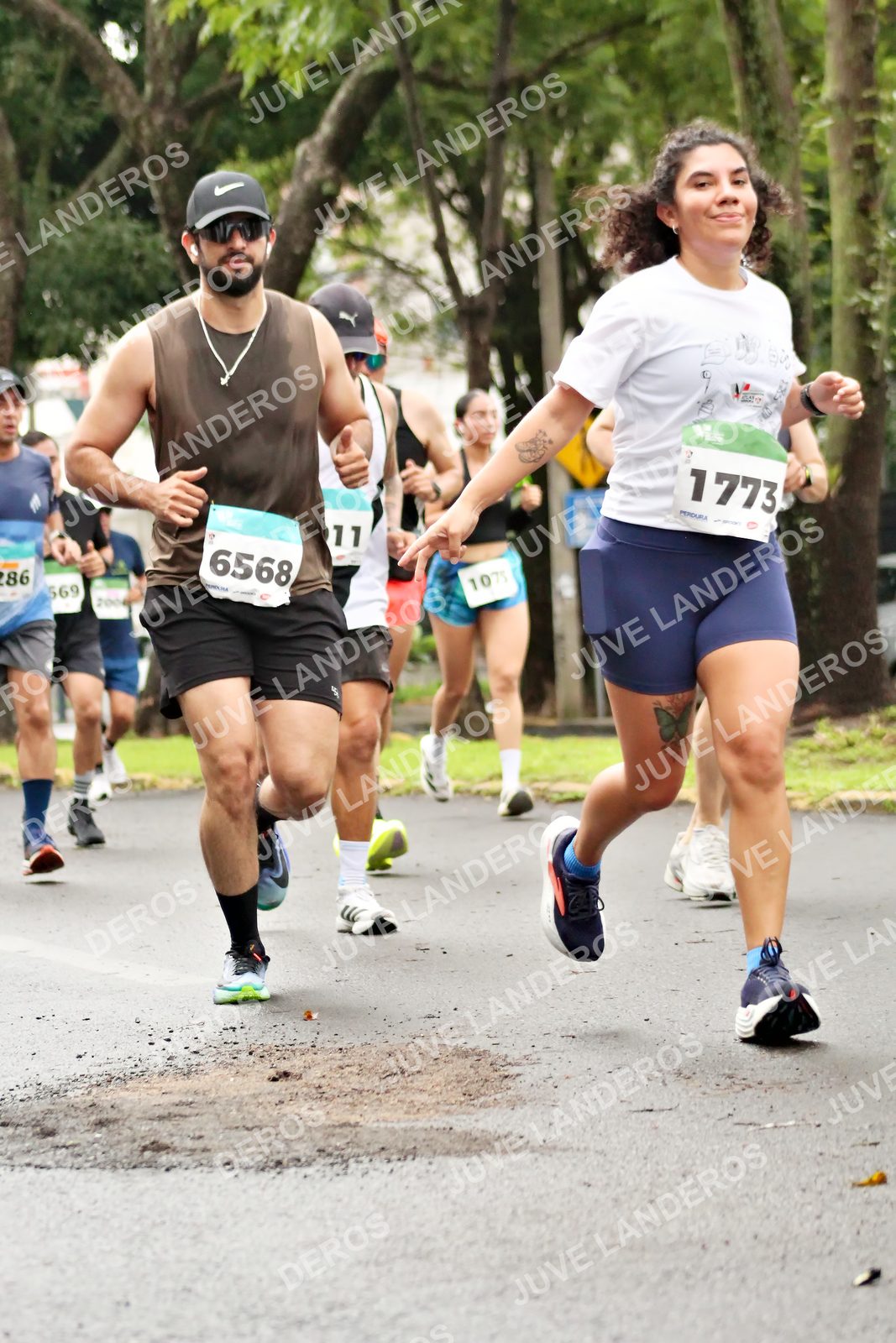 Foto del MEDIO MARATÓN ATLAS en Av. Patria, frente al Parque El Polvorín, Zapopan a las 08:29 · dorsal 1773, 6568, 569, 11
