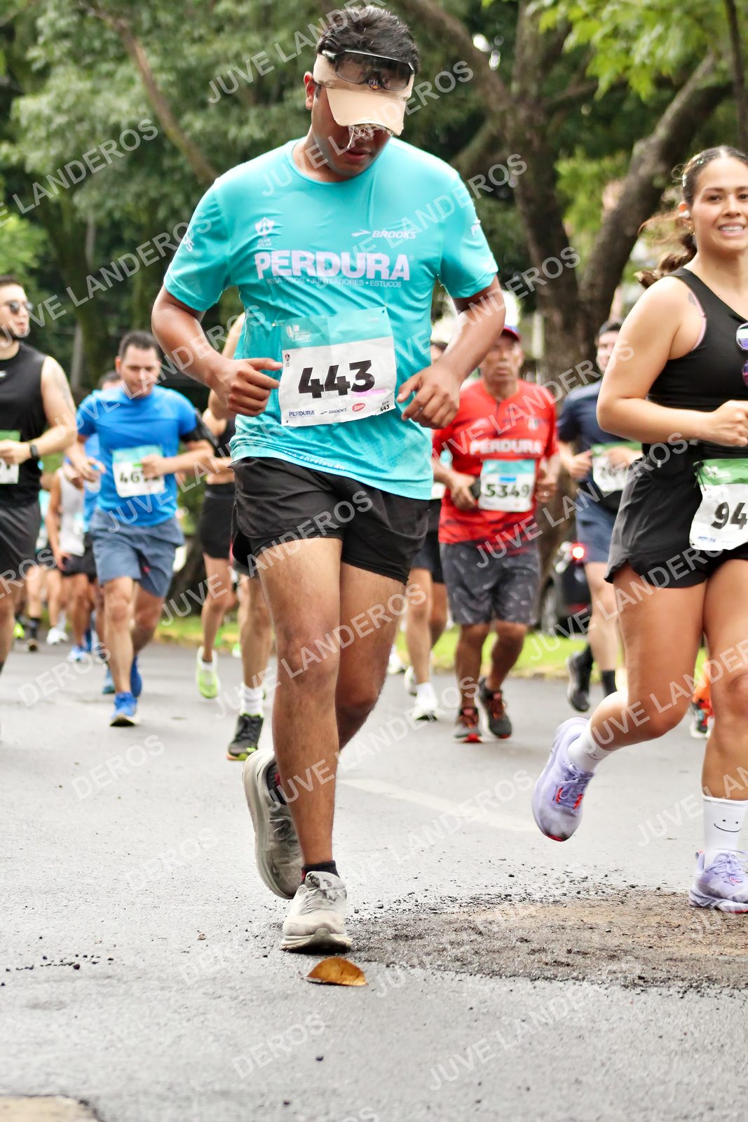 Foto del MEDIO MARATÓN ATLAS en Av. Patria, frente al Parque El Polvorín, Zapopan a las 08:38 · dorsal 443, 94, 5349, 46