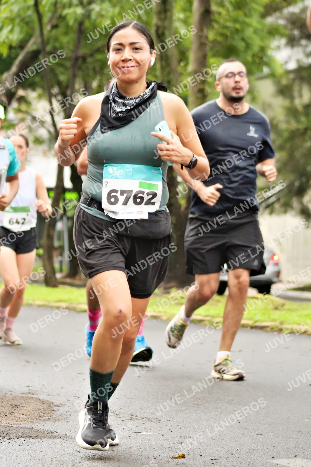 Foto del MEDIO MARATÓN ATLAS en Av. Patria, frente al Parque El Polvorín, Zapopan a las 08:27 · dorsal 6762, 642