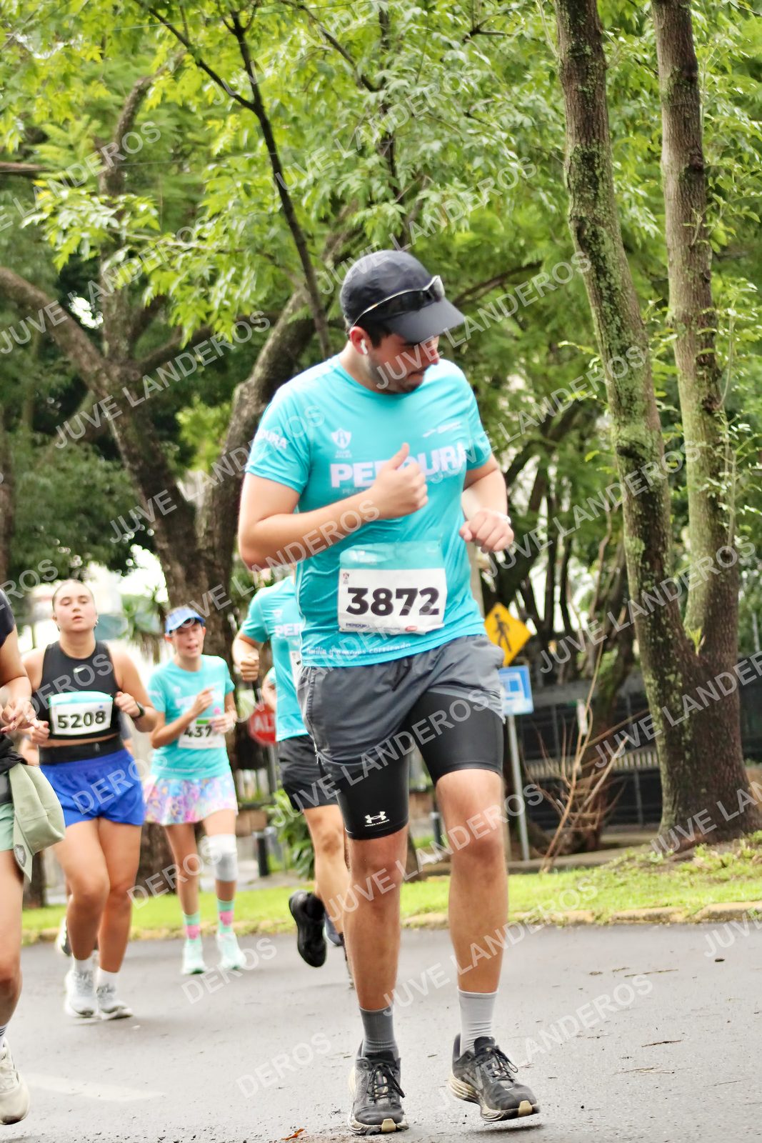Foto del MEDIO MARATÓN ATLAS en Av. Patria, frente al Parque El Polvorín, Zapopan a las 08:42 · dorsal 3872, 5208, 437