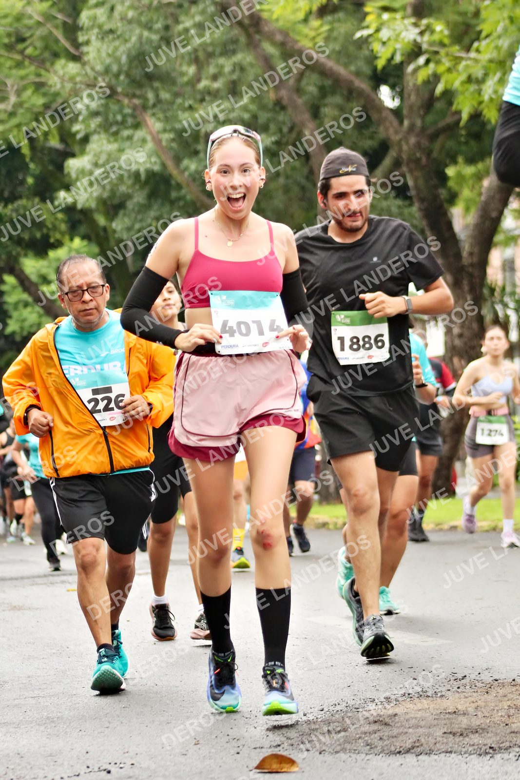 Foto del MEDIO MARATÓN ATLAS en Av. Patria, frente al Parque El Polvorín, Zapopan a las 08:38 · dorsal 4014, 1274