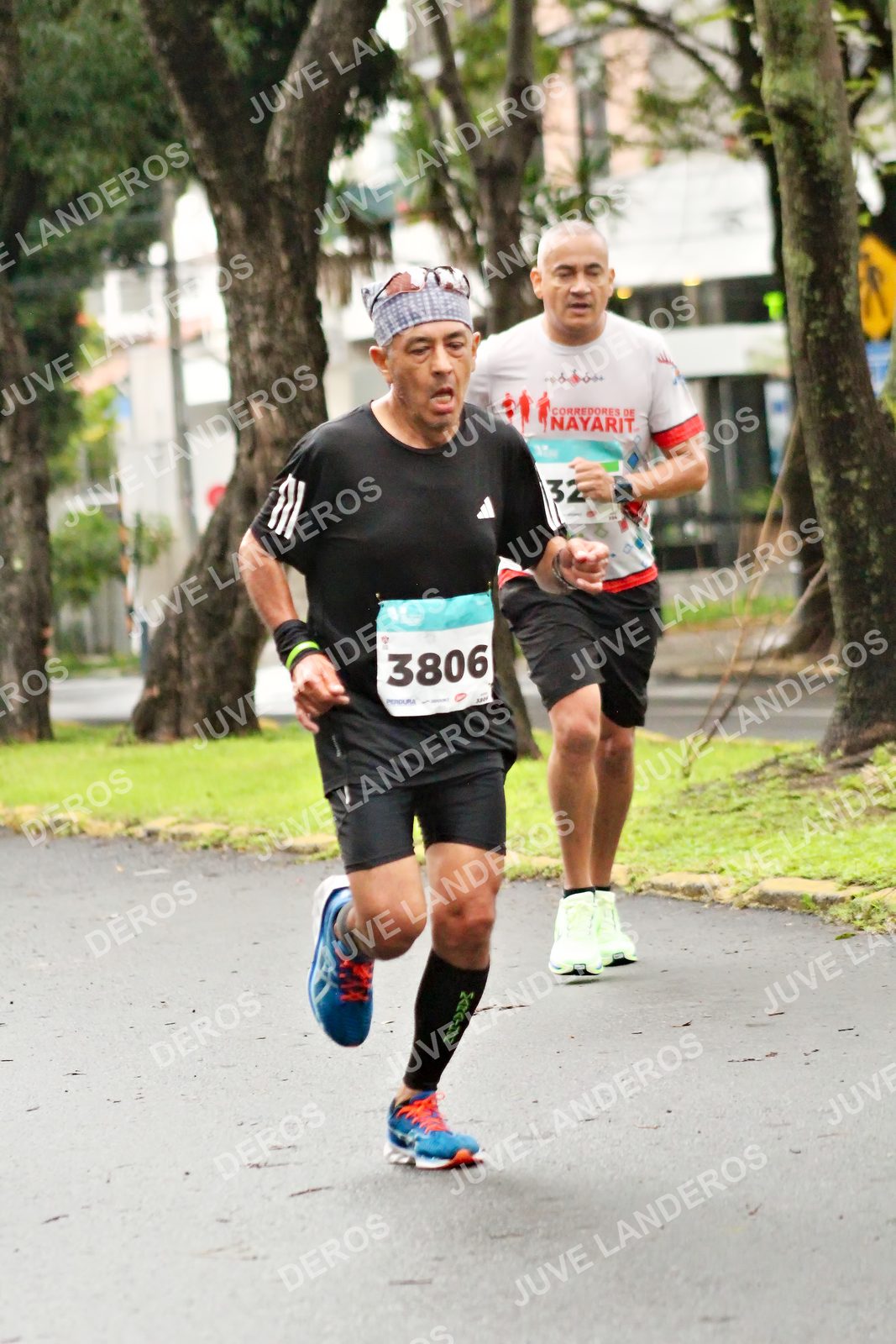 Foto del MEDIO MARATÓN ATLAS en Av. Patria, frente al Parque El Polvorín, Zapopan a las 08:09 · dorsal 3806, 32