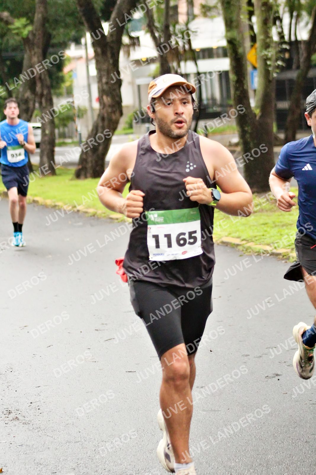 Foto del MEDIO MARATÓN ATLAS en Av. Patria, frente al Parque El Polvorín, Zapopan a las 08:07 · dorsal 1165