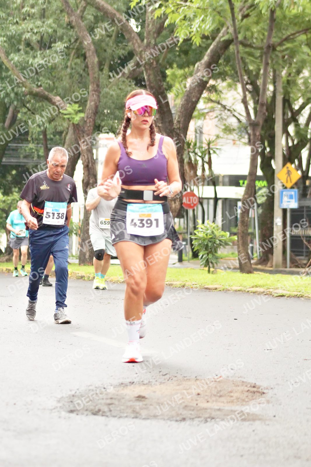 Foto del MEDIO MARATÓN ATLAS en Av. Patria, frente al Parque El Polvorín, Zapopan a las 08:45 · dorsal 4391, 5138, 659