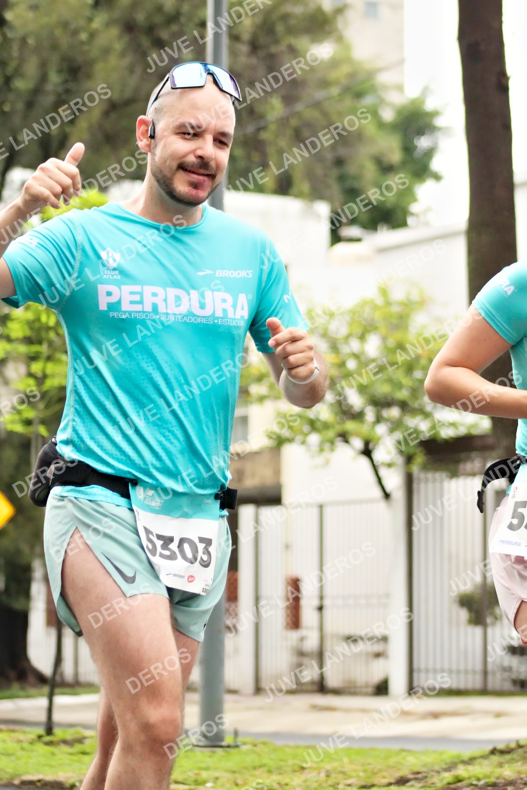 Foto del MEDIO MARATÓN ATLAS en Av. Patria, frente al Parque El Polvorín, Zapopan a las 08:31 · dorsal 5303, 5, 530