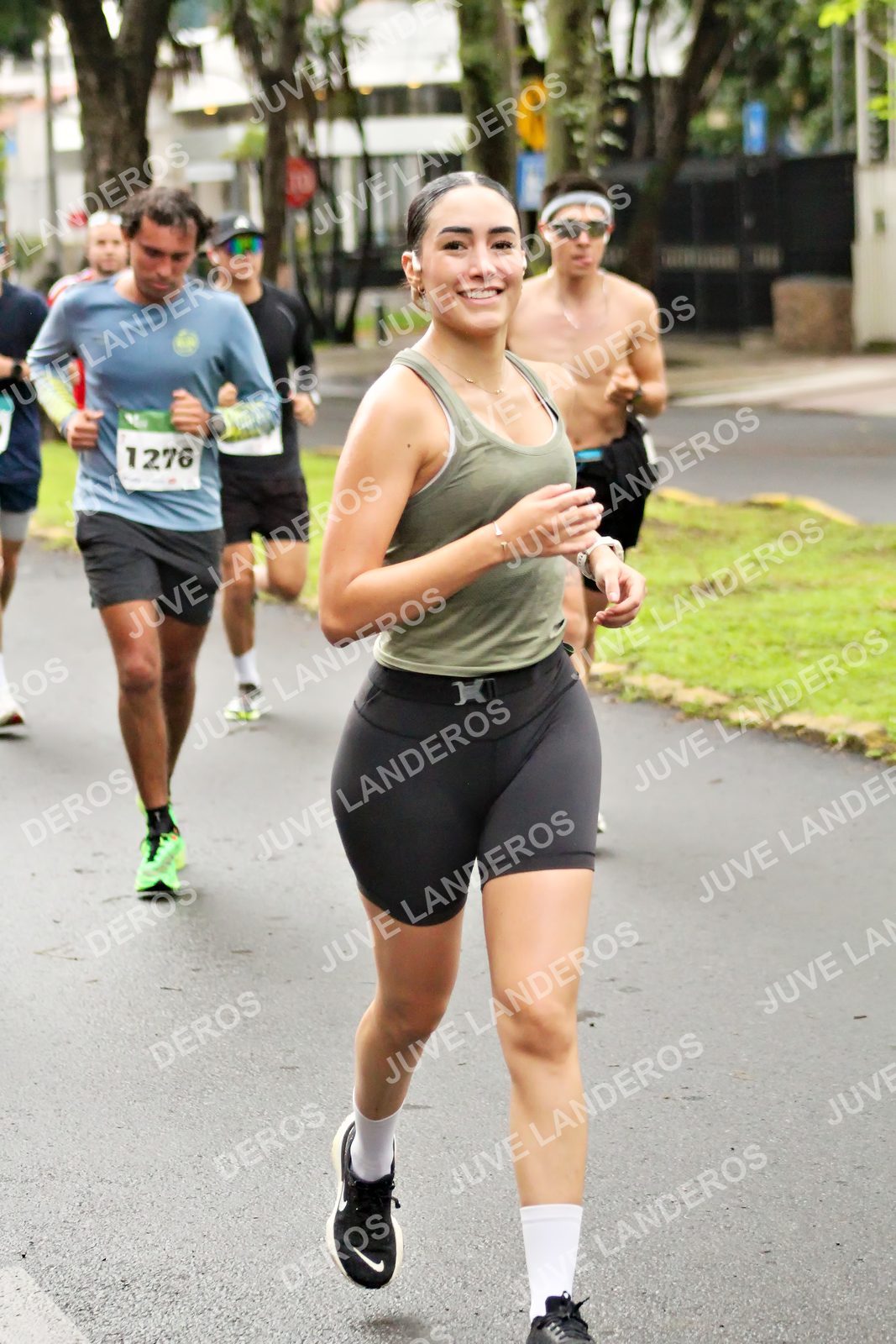 Foto del MEDIO MARATÓN ATLAS en Av. Patria, frente al Parque El Polvorín, Zapopan a las 08:12 · dorsal 1276