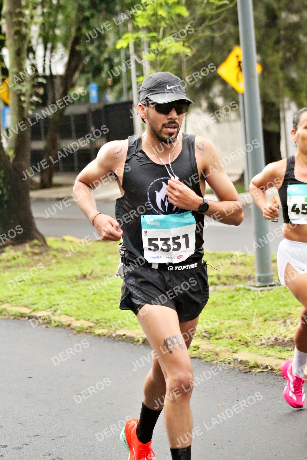 Foto del MEDIO MARATÓN ATLAS en Av. Patria, frente al Parque El Polvorín, Zapopan a las 08:02 · dorsal 5351, 45