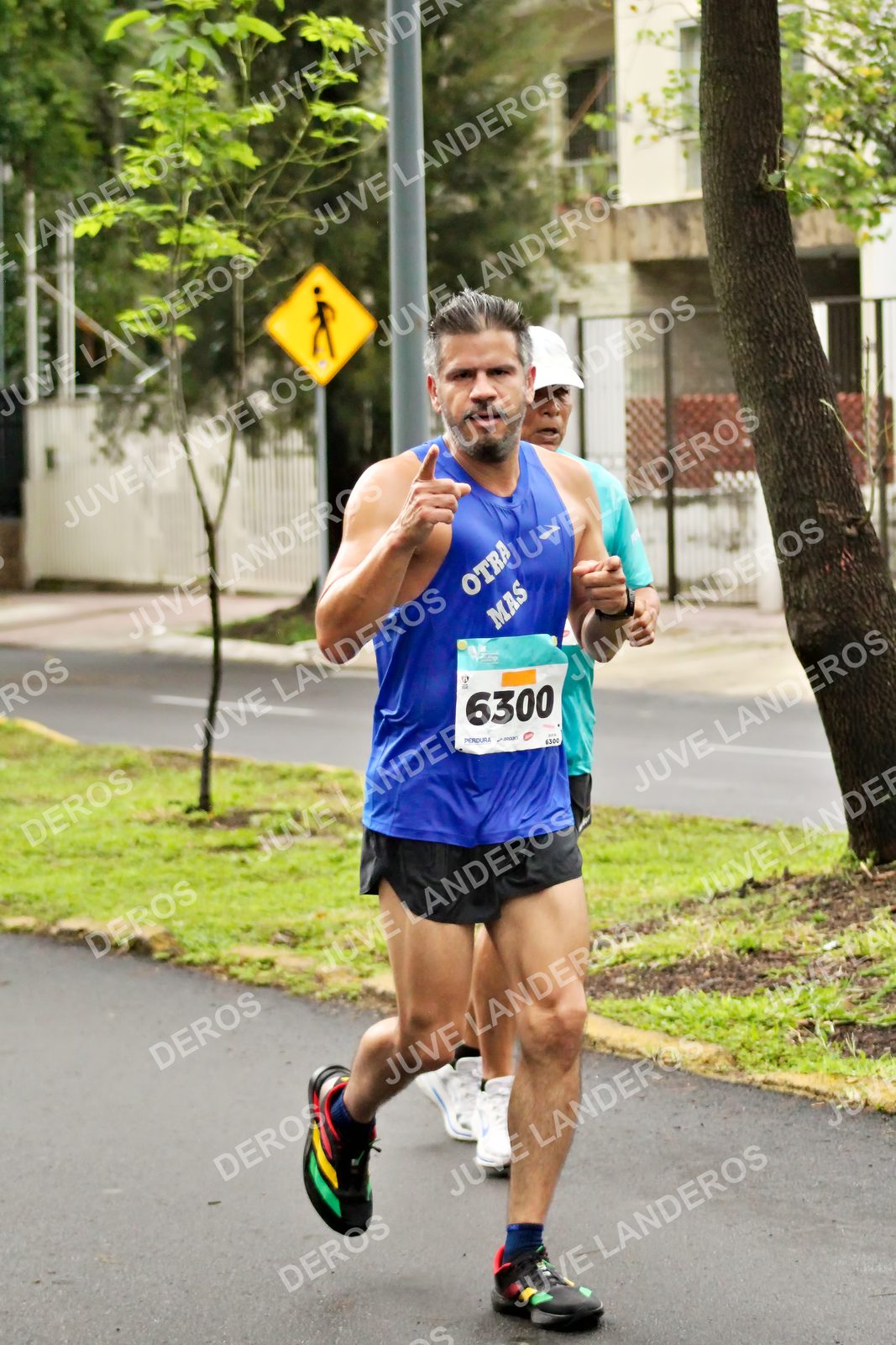 Foto del MEDIO MARATÓN ATLAS en Av. Patria, frente al Parque El Polvorín, Zapopan a las 08:11 · dorsal 6300