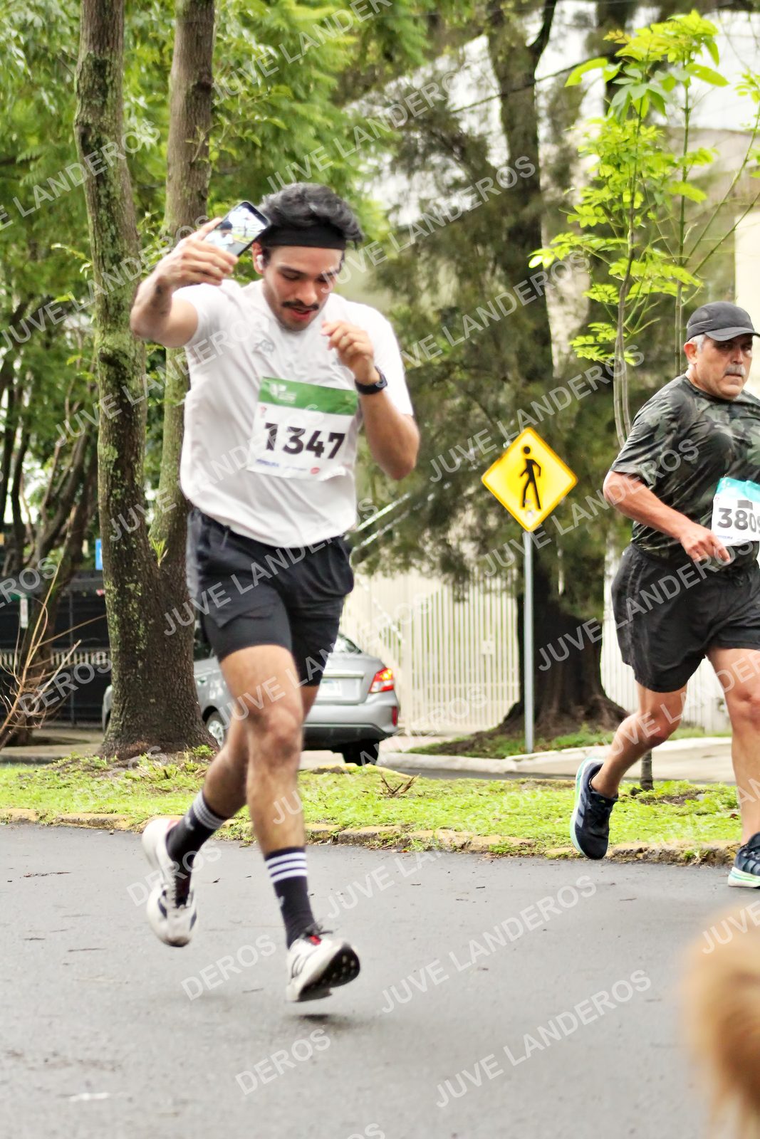 Foto del MEDIO MARATÓN ATLAS en Av. Patria, frente al Parque El Polvorín, Zapopan a las 08:25 · dorsal 1347, 380