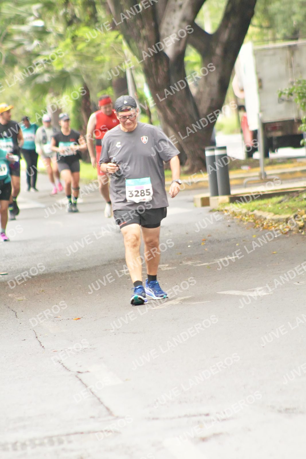 Foto del MEDIO MARATÓN ATLAS en Av. Patria, frente al Parque El Polvorín, Zapopan a las 09:03 · dorsal 3285