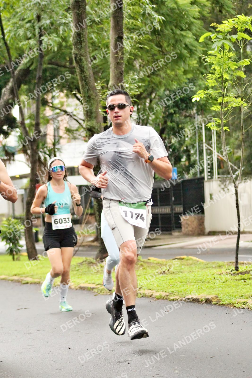 Foto del MEDIO MARATÓN ATLAS en Av. Patria, frente al Parque El Polvorín, Zapopan a las 08:08 · dorsal 6033