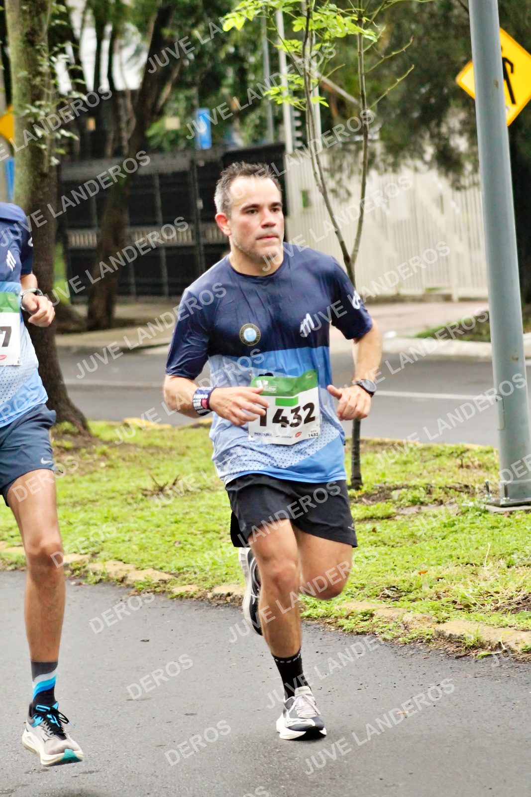 Foto del MEDIO MARATÓN ATLAS en Av. Patria, frente al Parque El Polvorín, Zapopan a las 08:06 · dorsal 7, 1432