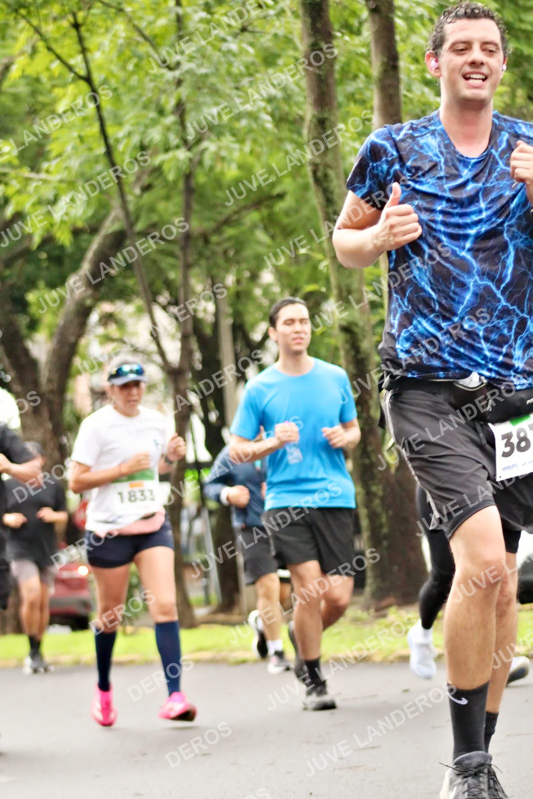 Foto del MEDIO MARATÓN ATLAS en Av. Patria, frente al Parque El Polvorín, Zapopan a las 08:43 · dorsal 38, 1833