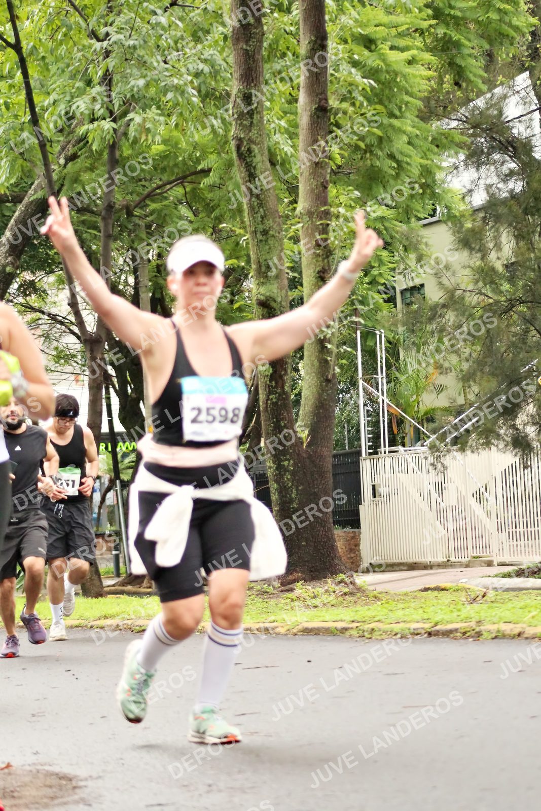 Foto del MEDIO MARATÓN ATLAS en Av. Patria, frente al Parque El Polvorín, Zapopan a las 08:39 · dorsal 2598