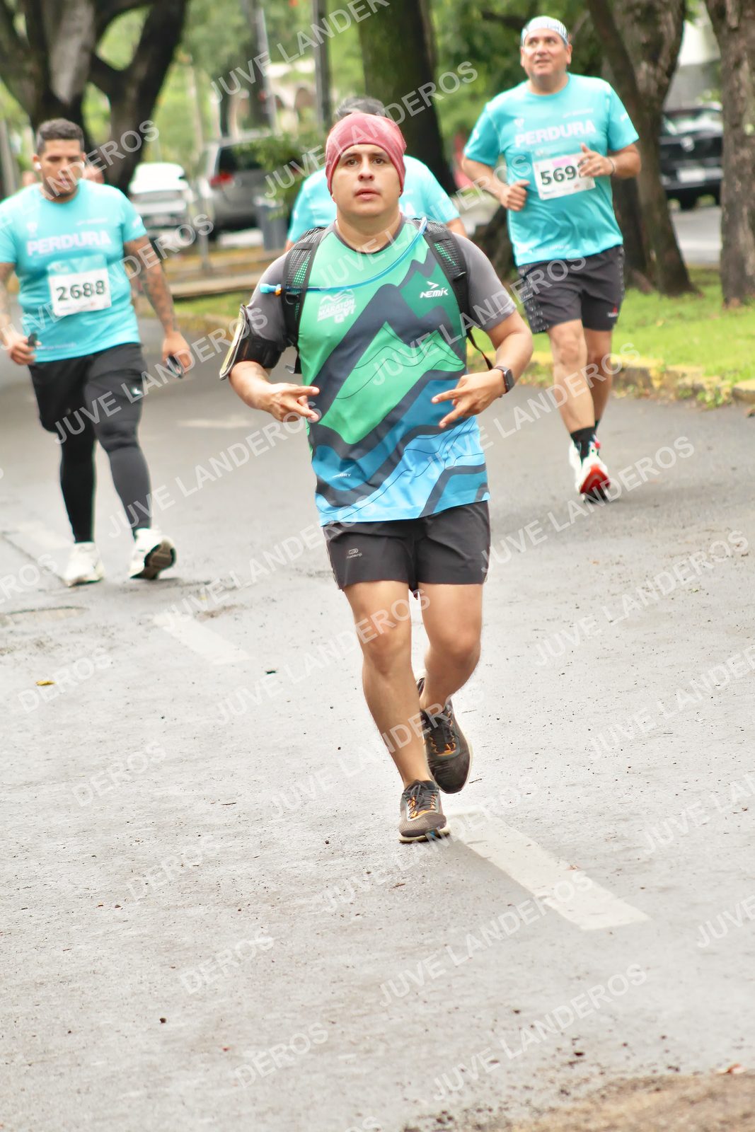 Foto del MEDIO MARATÓN ATLAS en Av. Patria, frente al Parque El Polvorín, Zapopan a las 09:04 · dorsal 569, 2688