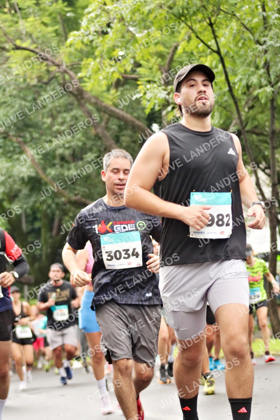 Foto del MEDIO MARATÓN ATLAS en Av. Patria, frente al Parque El Polvorín, Zapopan a las 08:34 · dorsal 3034, 982, 1