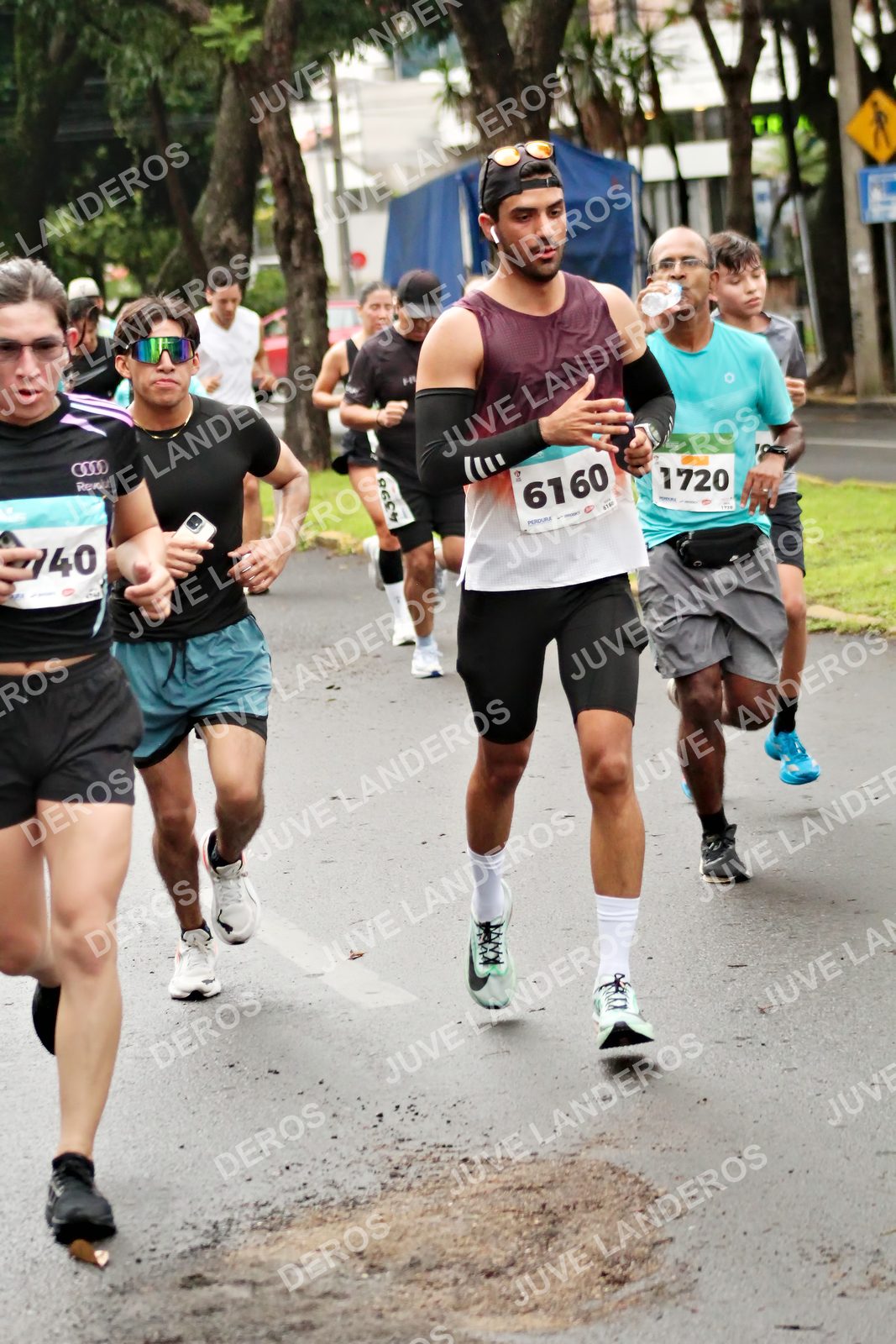 Foto del MEDIO MARATÓN ATLAS en Av. Patria, frente al Parque El Polvorín, Zapopan a las 08:20 · dorsal 6160, 1720, 4398, 740