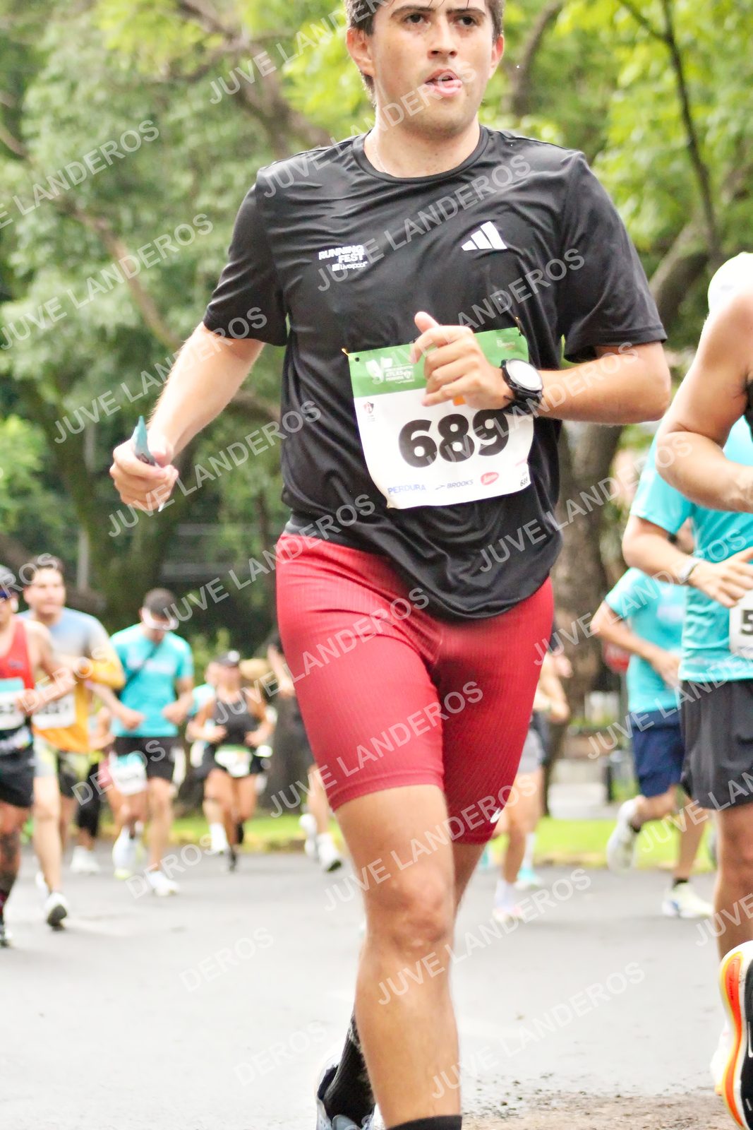 Foto del MEDIO MARATÓN ATLAS en Av. Patria, frente al Parque El Polvorín, Zapopan a las 08:23 · dorsal 689