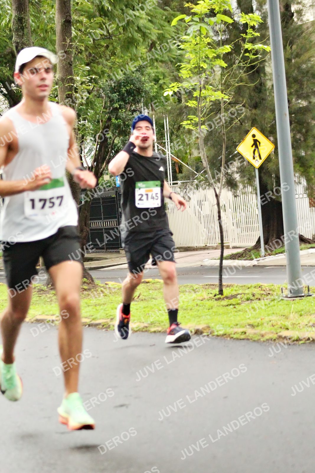 Foto del MEDIO MARATÓN ATLAS en Av. Patria, frente al Parque El Polvorín, Zapopan a las 08:11 · dorsal 1757, 2145