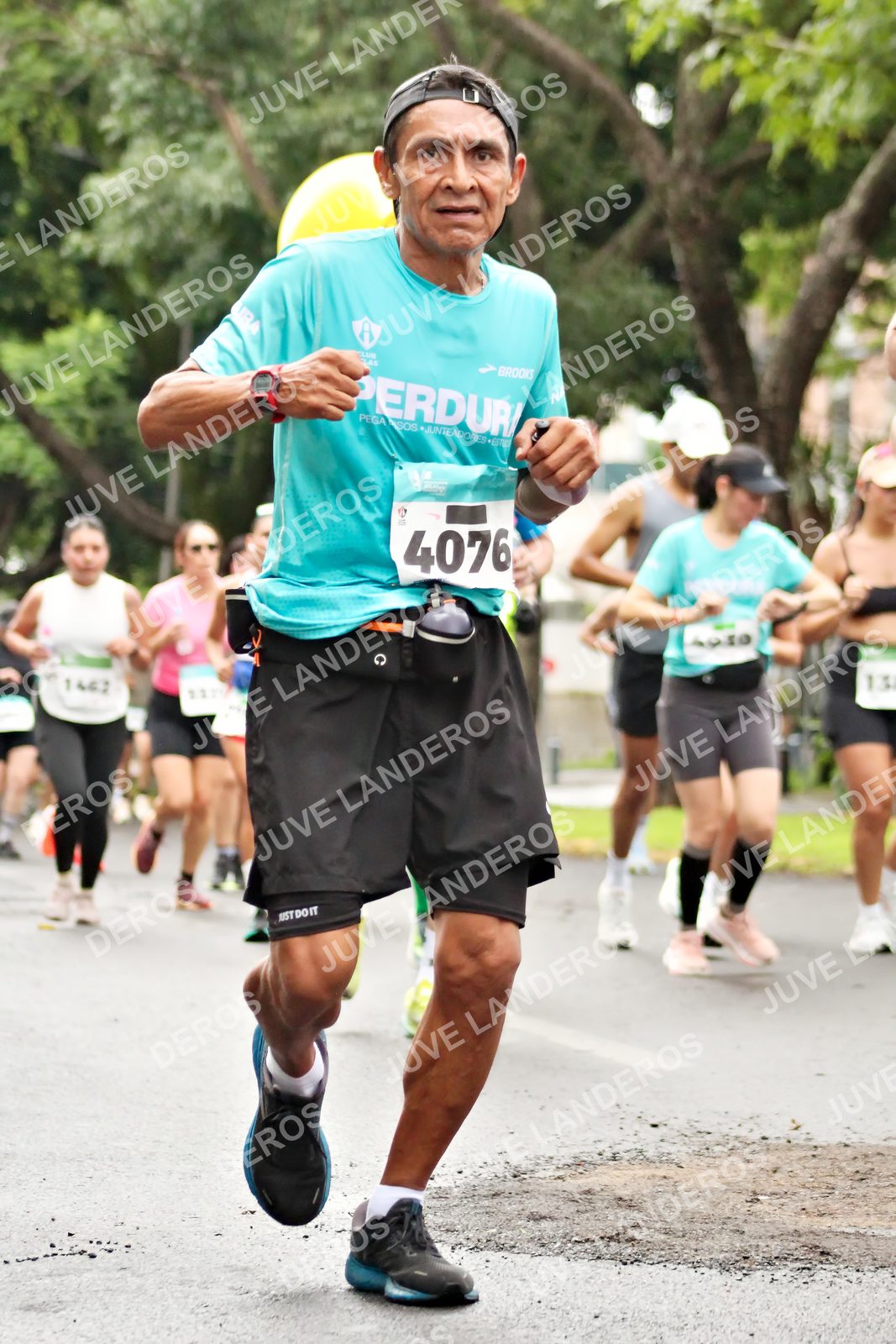 Foto del MEDIO MARATÓN ATLAS en Av. Patria, frente al Parque El Polvorín, Zapopan a las 08:33 · dorsal 4076, 13