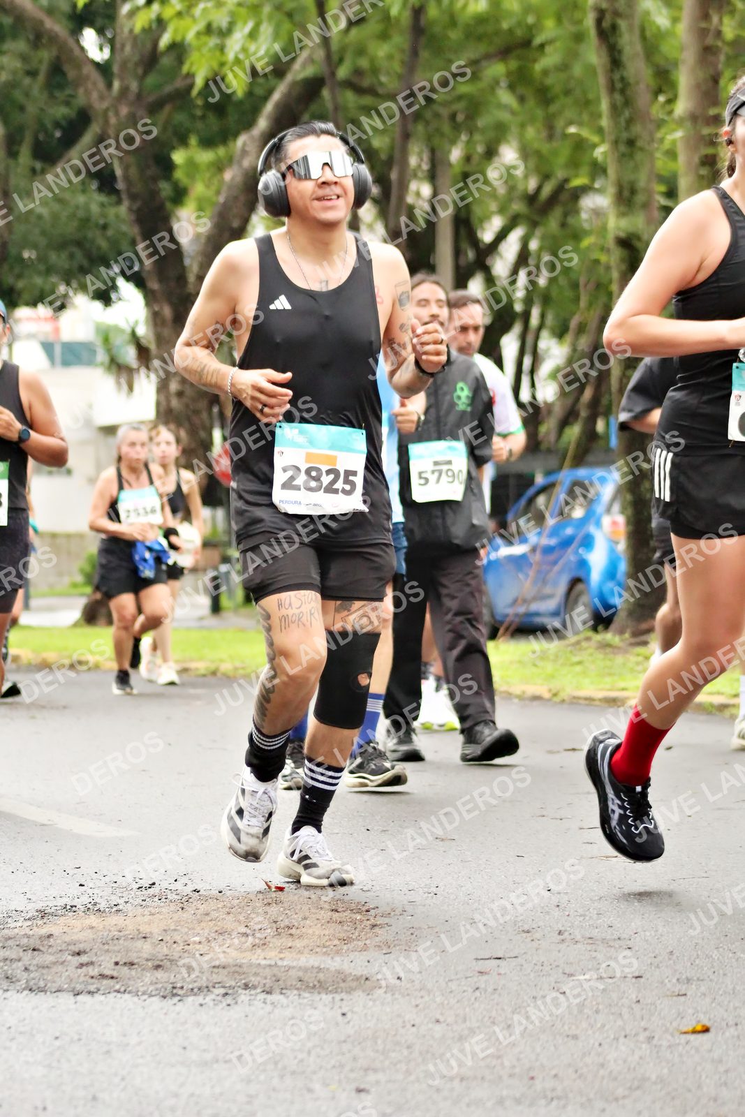 Foto del MEDIO MARATÓN ATLAS en Av. Patria, frente al Parque El Polvorín, Zapopan a las 08:37 · dorsal 2825, 5790, 2536