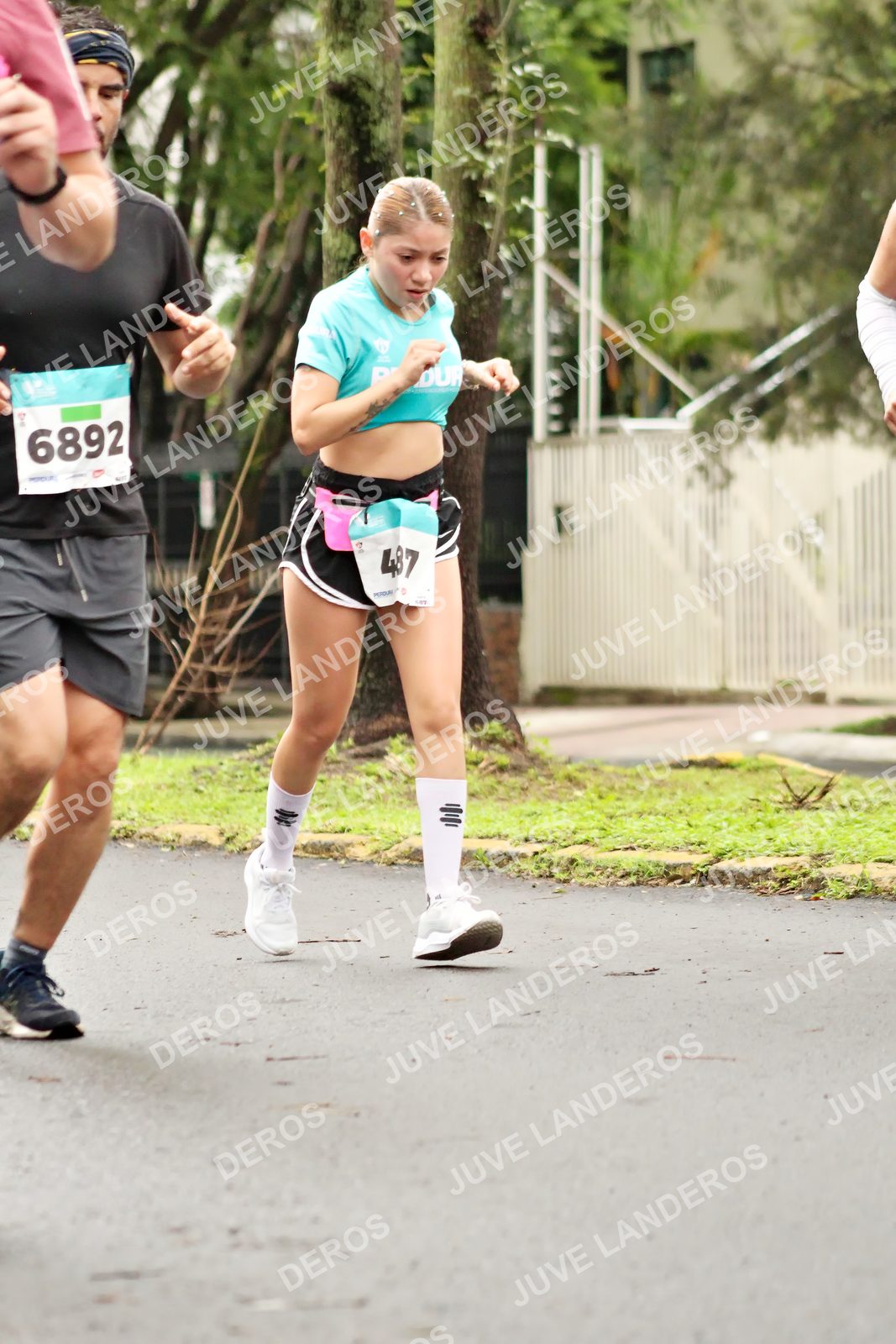 Foto del MEDIO MARATÓN ATLAS en Av. Patria, frente al Parque El Polvorín, Zapopan a las 08:37 · dorsal 6892, 487